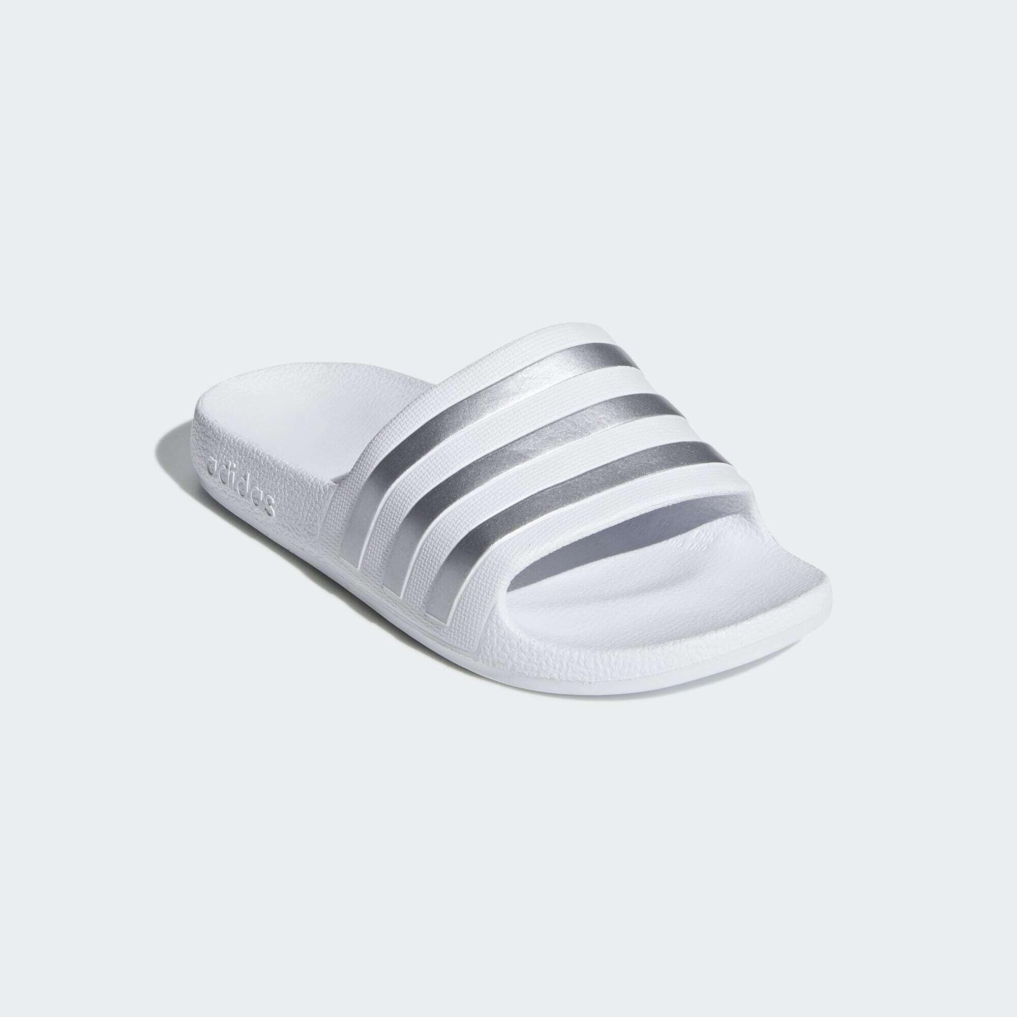 Adilette Aqua Slides Kids 5/7