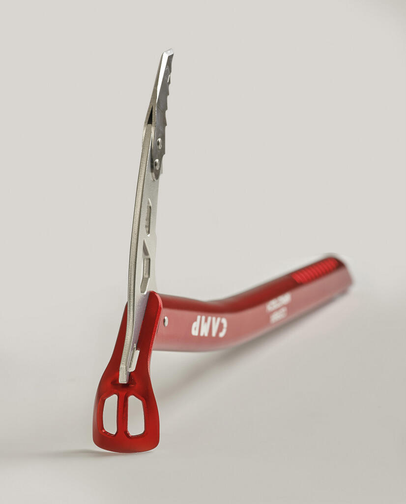 Piolet CAMP Corsa Nanotech 70 cm rouge aluminium 7075-T6 pointe Sandvik Nanoflex 4/5