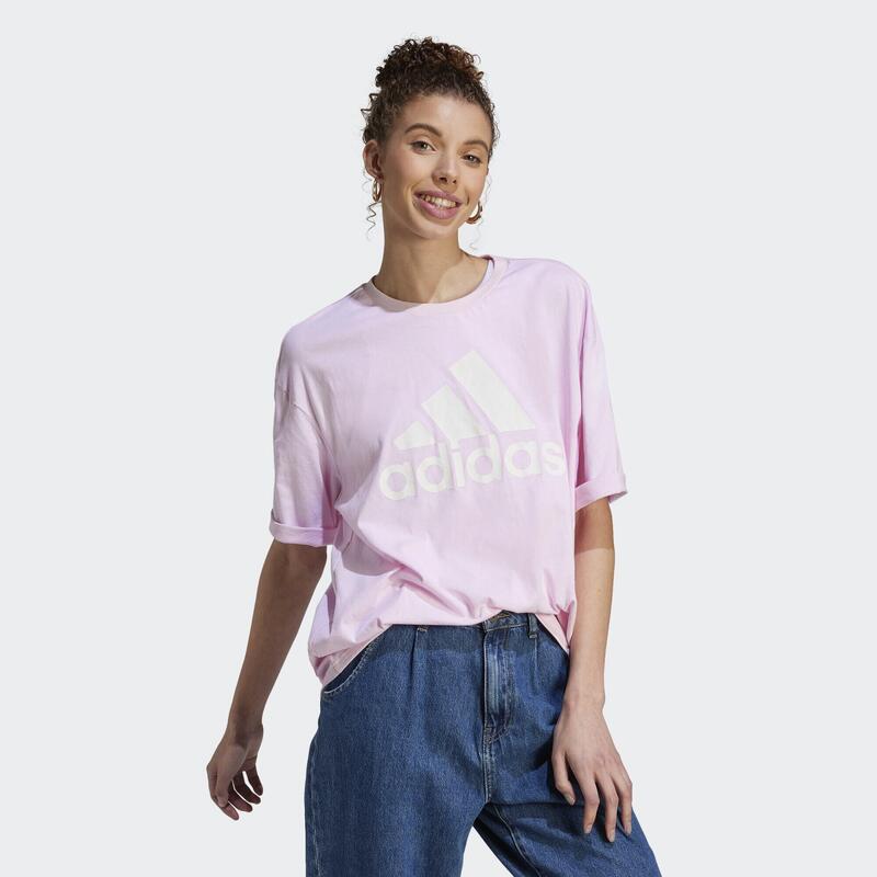 Camiseta Essentials Big Logo Boyfriend