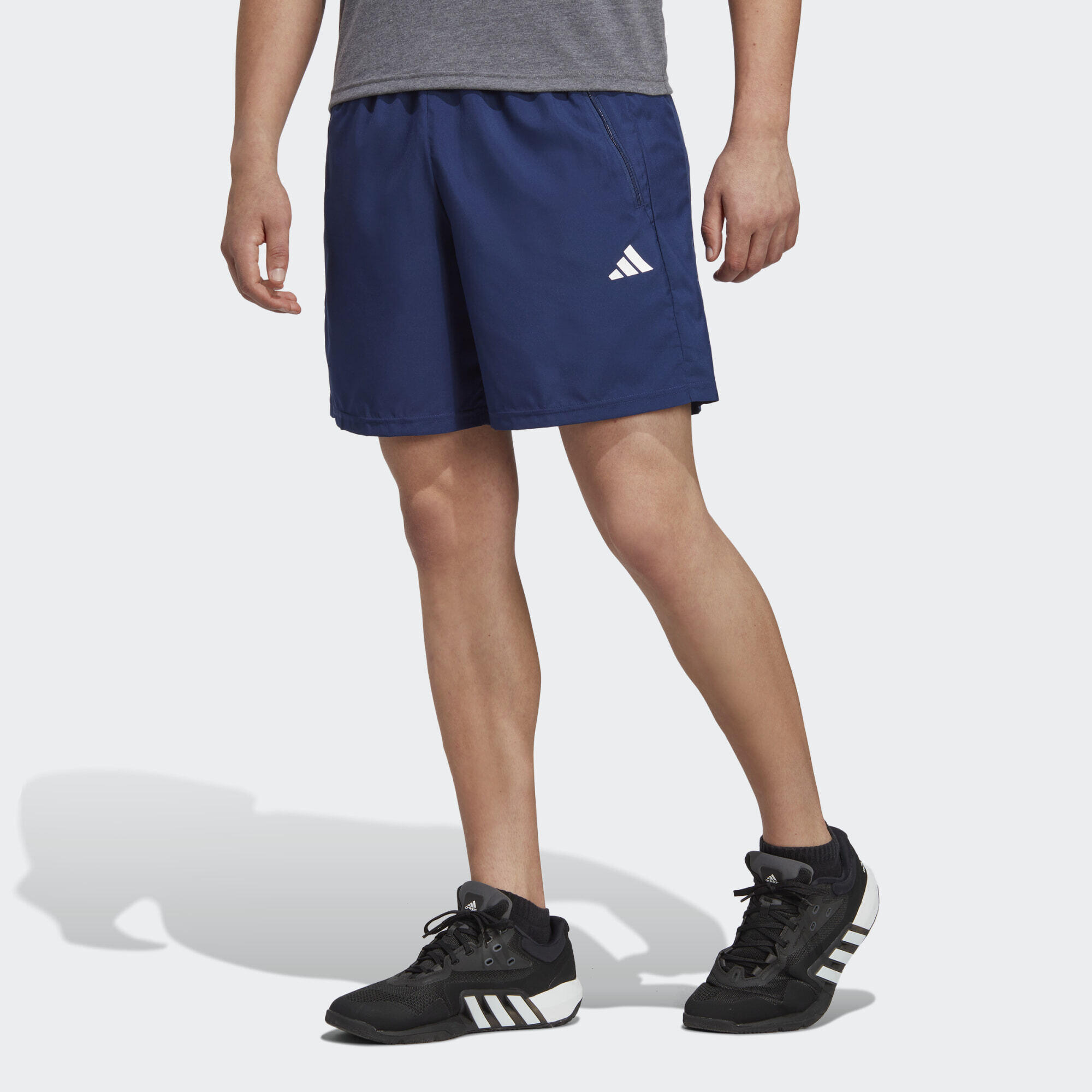 Train Essentials Woven Training Shorts 1/5