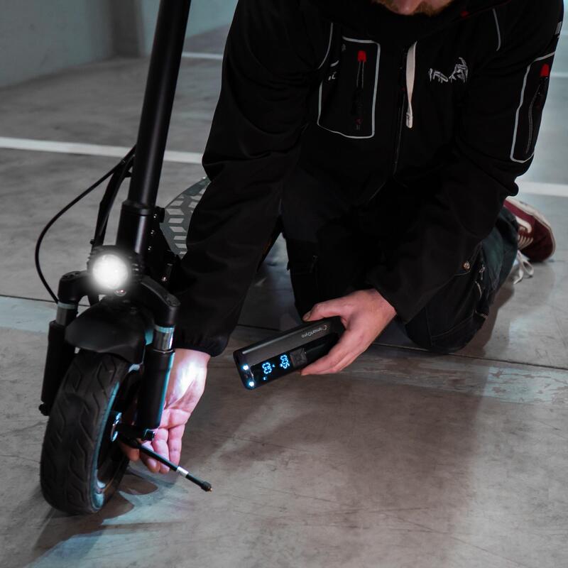 Bomba Compresor de Aire Automático smartGyro para Patinetes y Bicicletas