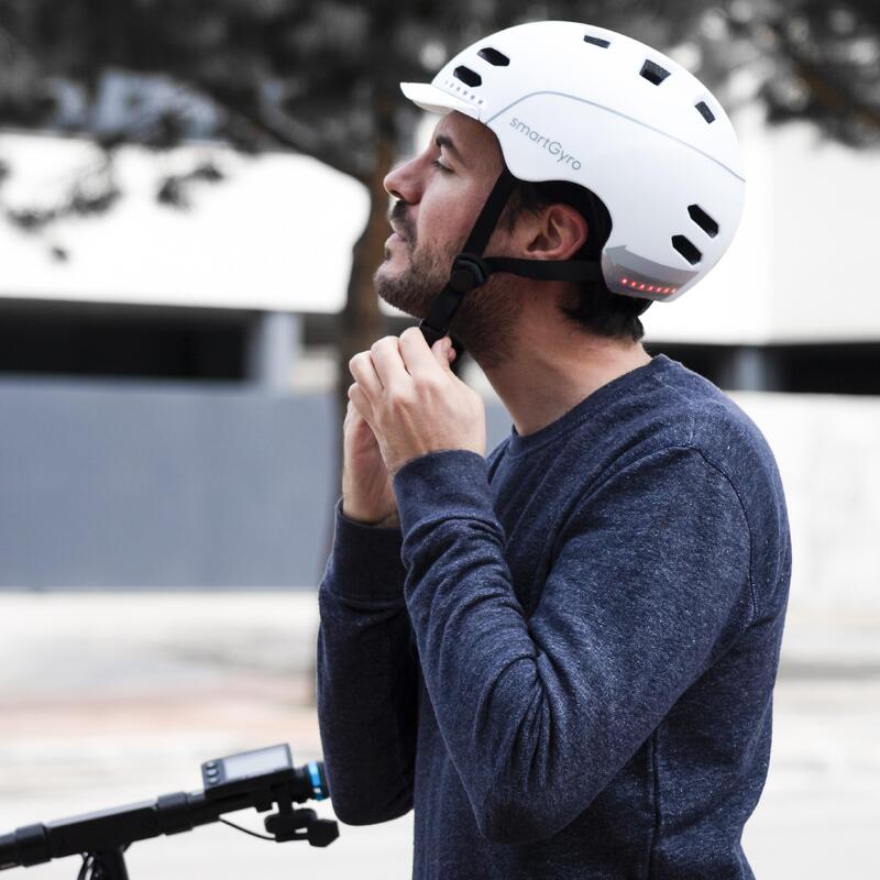 Casco Inteligente smartGyro smart Helmet, Patinetes y Bicicletas, L White