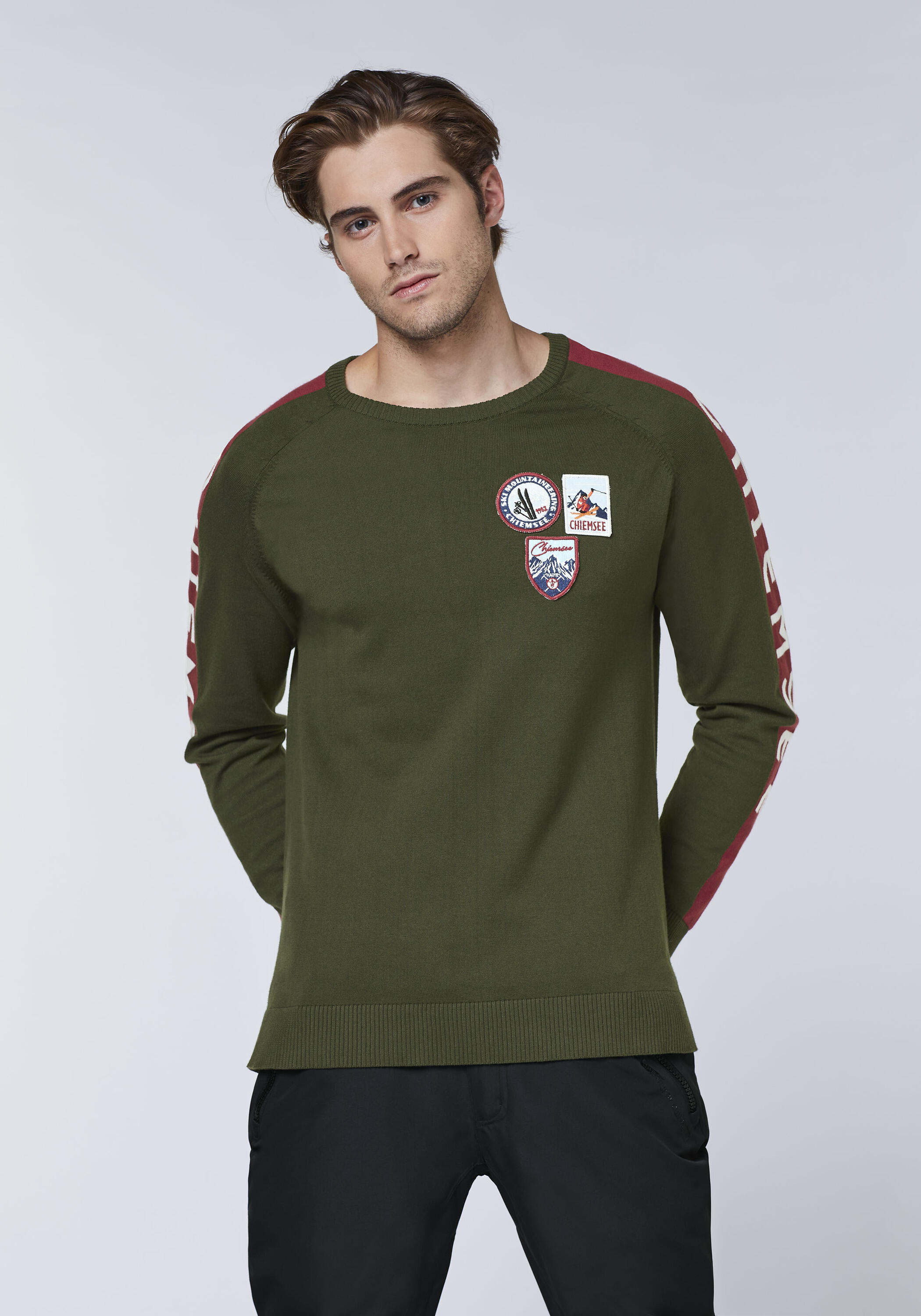 Strickpullover mit Patches und Logo-Ärmeln 4/7