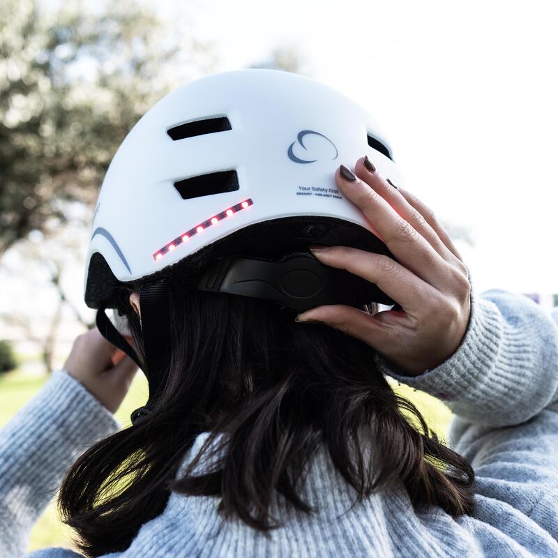 Casco Inteligente smartGyro Smart Helmet Pro, Patinetes y Bicicletas, L, White