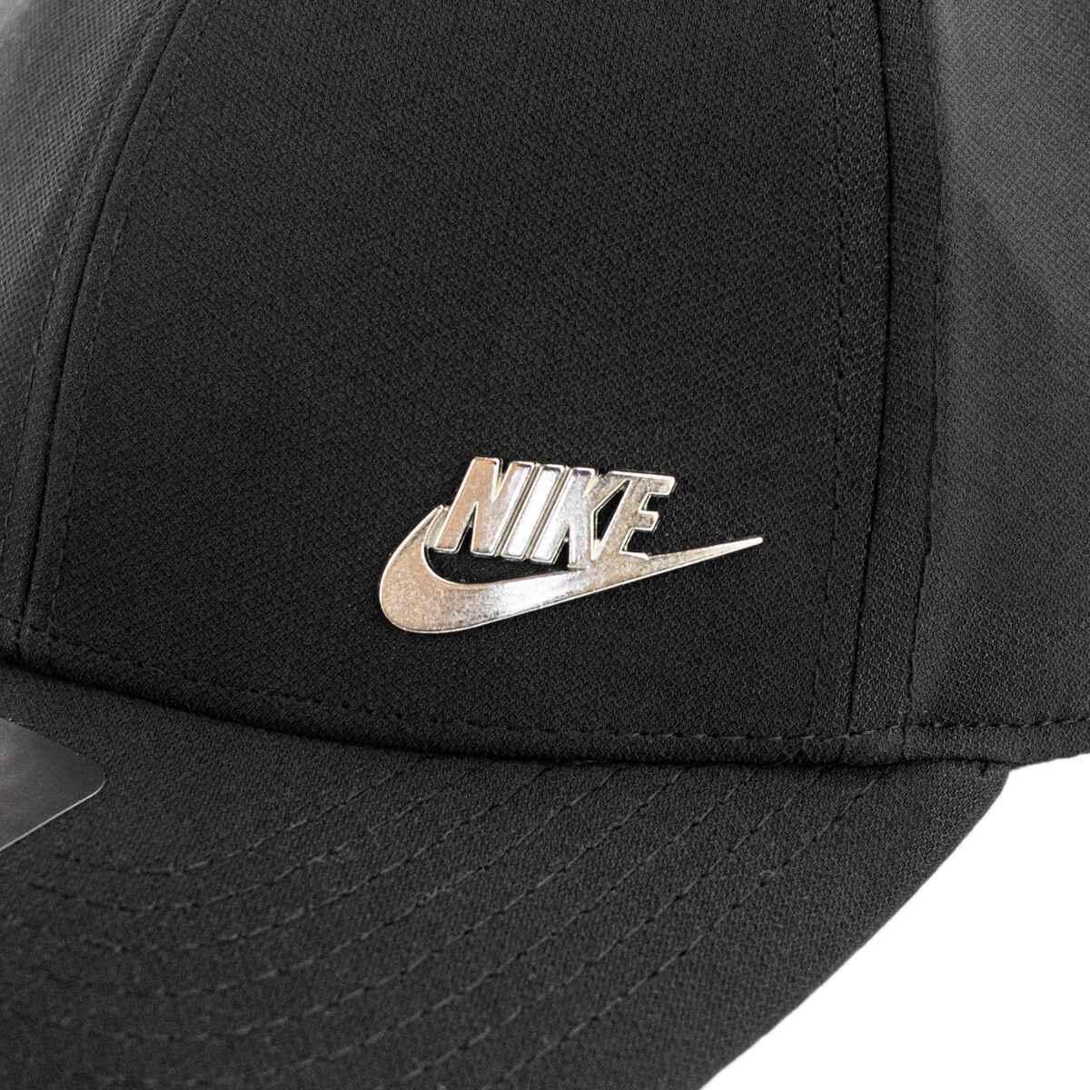 Czapka Nike Dri-FIT Club Structured Metal Logo, Dla obu płci 3/4