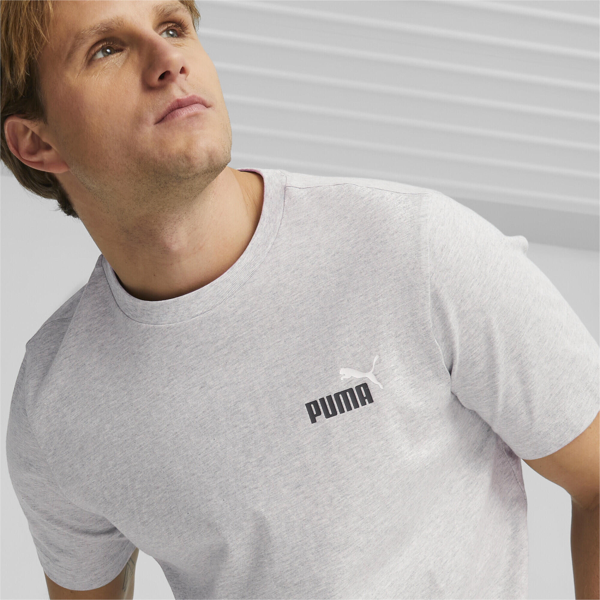 Essentials+ T-shirt met klein, tweekleurig logo voor heren PUMA 5/6