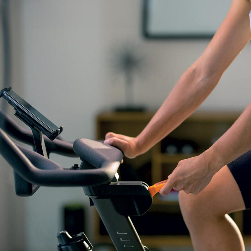 Bicicletă indoor ICR50 Limited Edition – 11 niveluri magnetice, Bluetooth