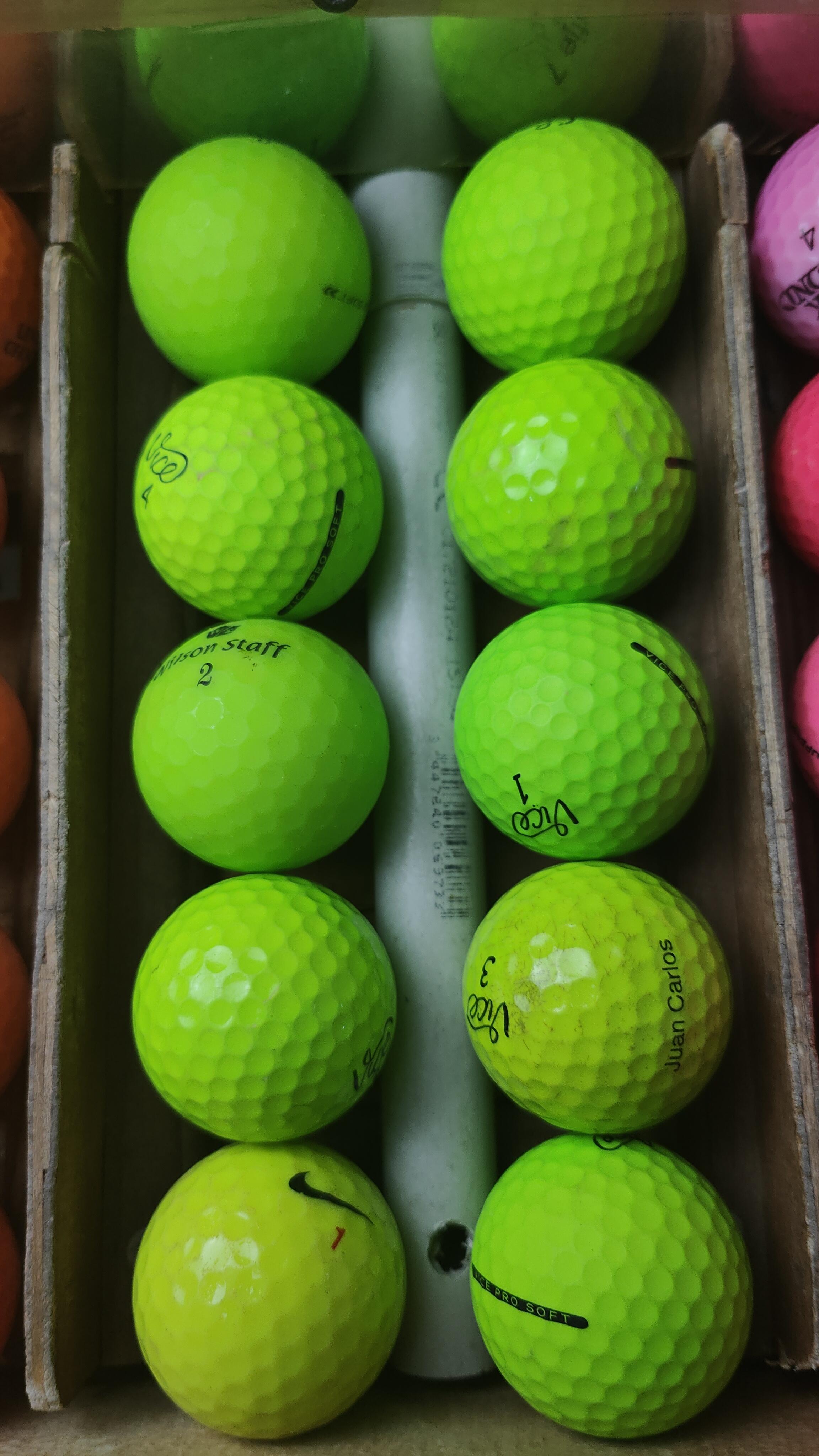 Recondicionado - 50 Bolas de Golfe -B- Bom estado 6/7