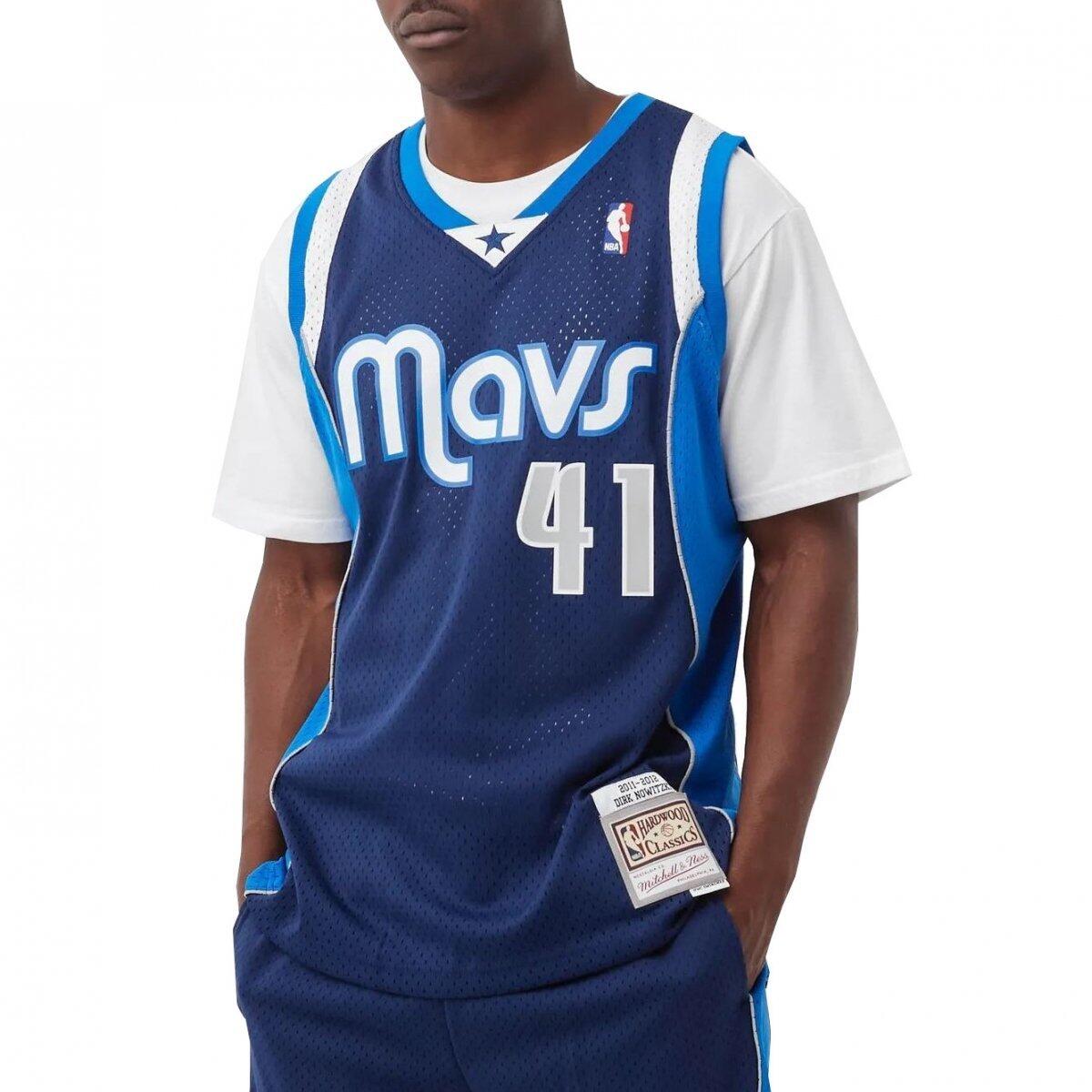 MITCHELL & NESS picture