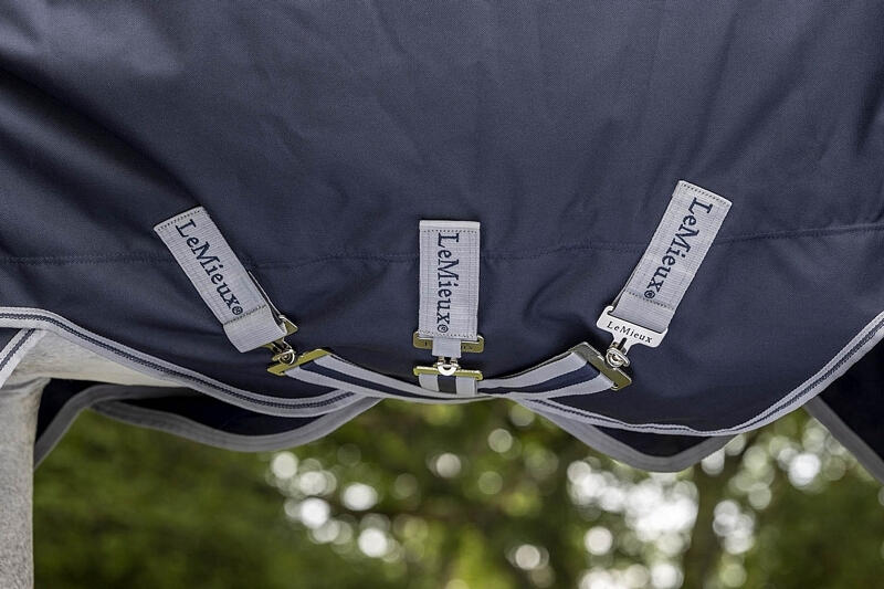 LeMieux Arika Regendeken Featherweight 0gr Turnout 3/7