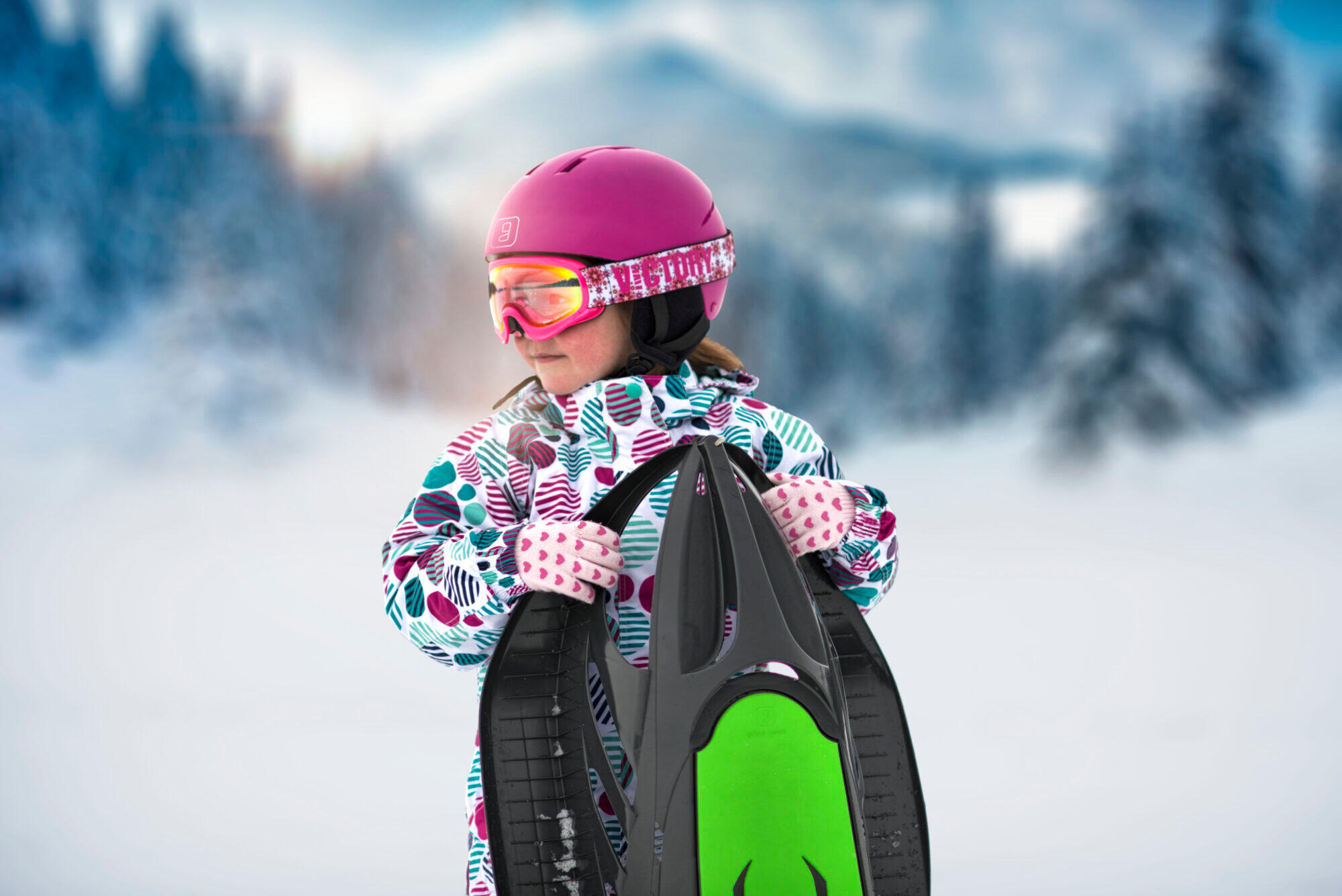 Sanki Snow Glider - futurystyczna i aerodynamiczna stylistyka 2/7