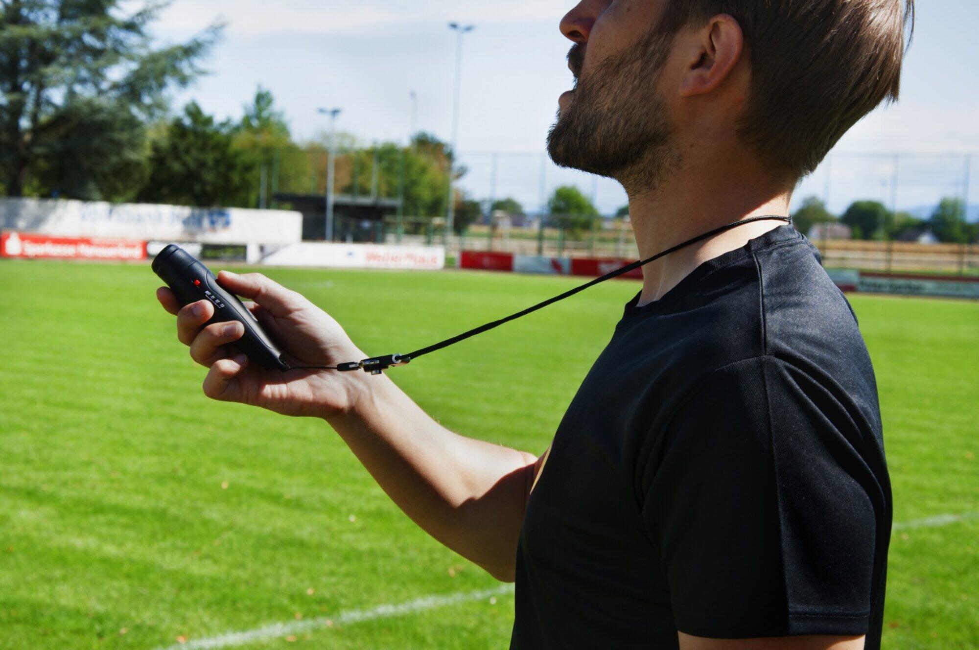 Fischietto elettronico per arbitri - Attrezzature per arbitri 2/7