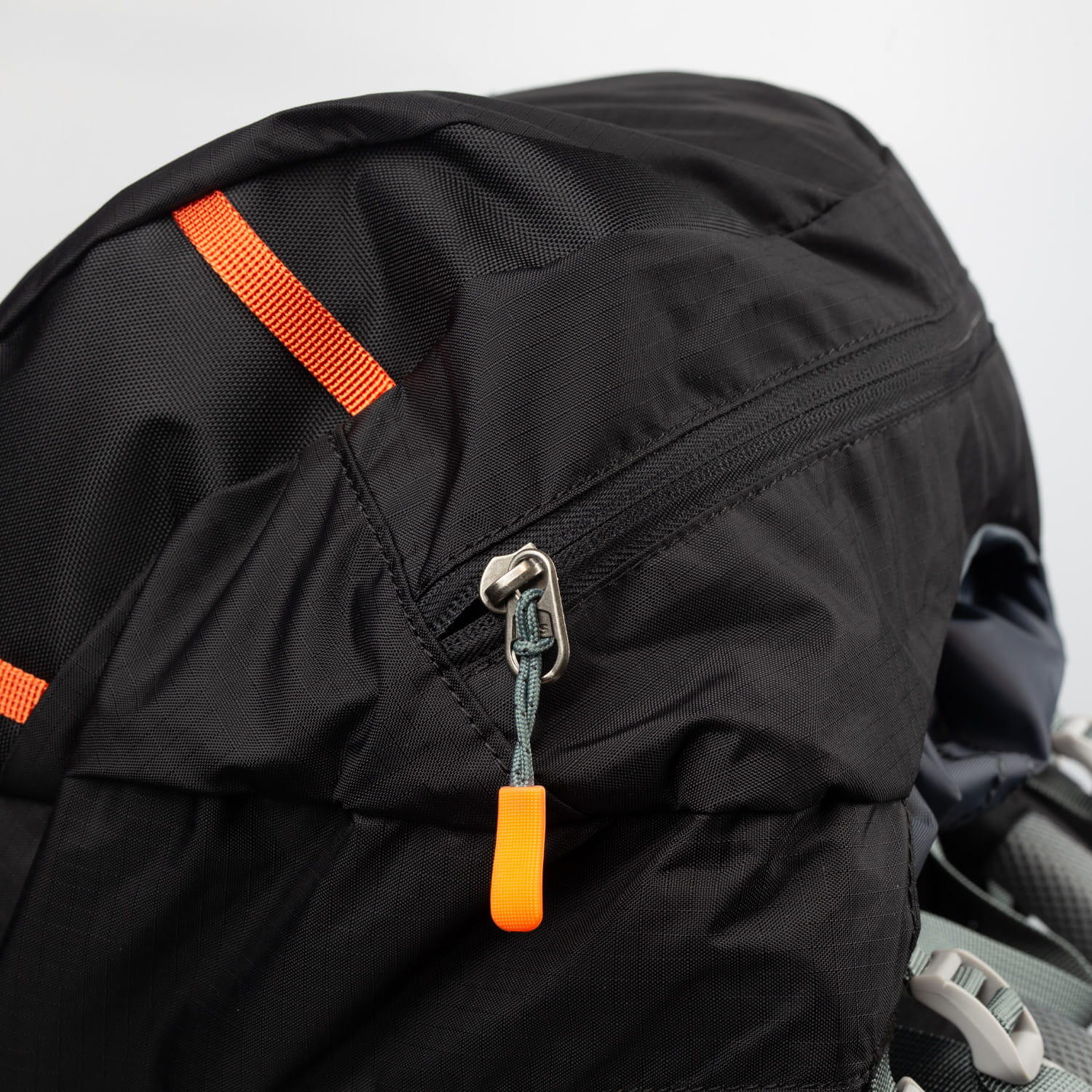 Plecak turystyczny BERGSON MATTERHORN1 60 L 5/7