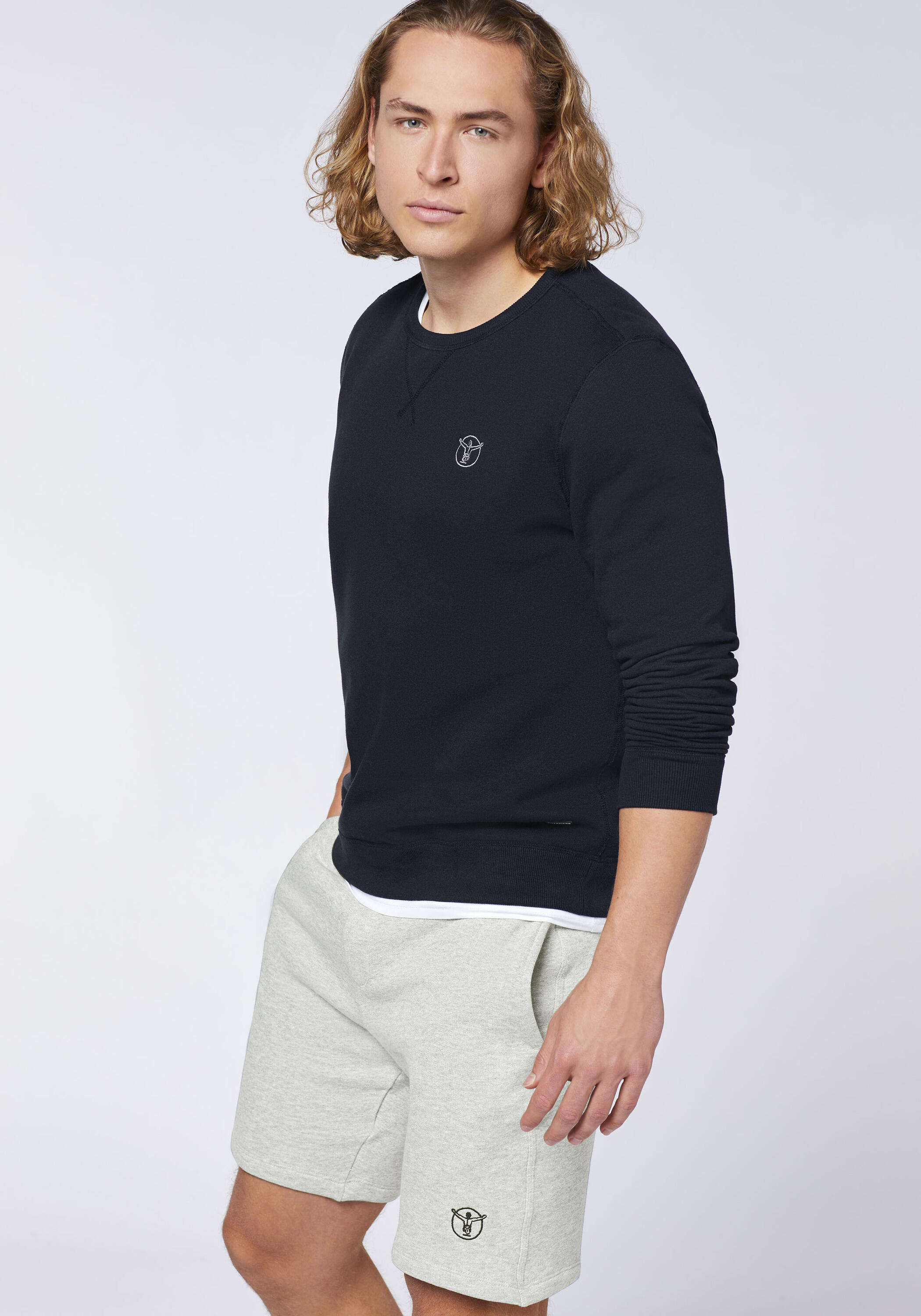Sweater im Basic-Look mit Logo-Motiv 6/7