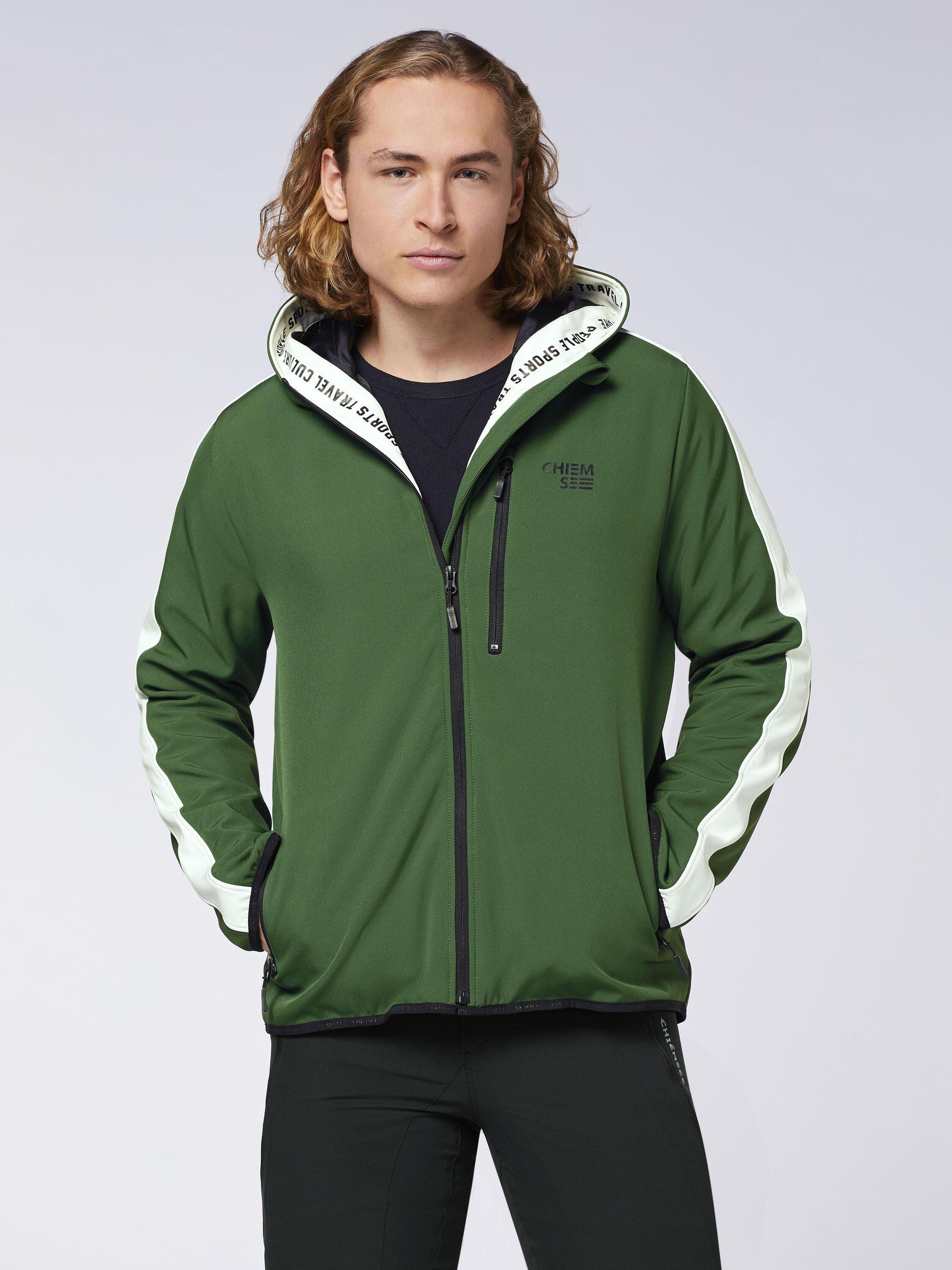 Softshell-Jacke mit Blockstreifen und Retro-Patch 3/7