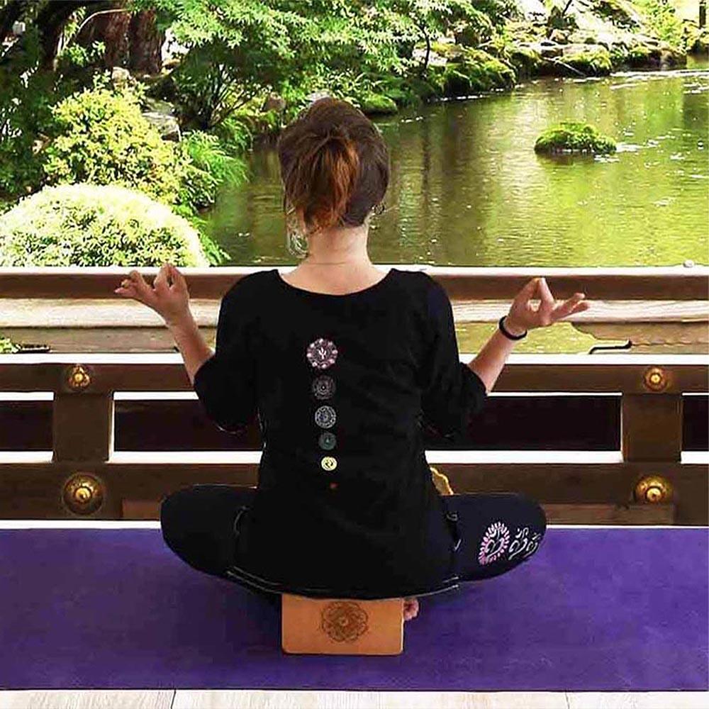 T-shirt de yoga femme 100% Bio certifié Gots - Haut de yoga 7 chakras brodés 5/5