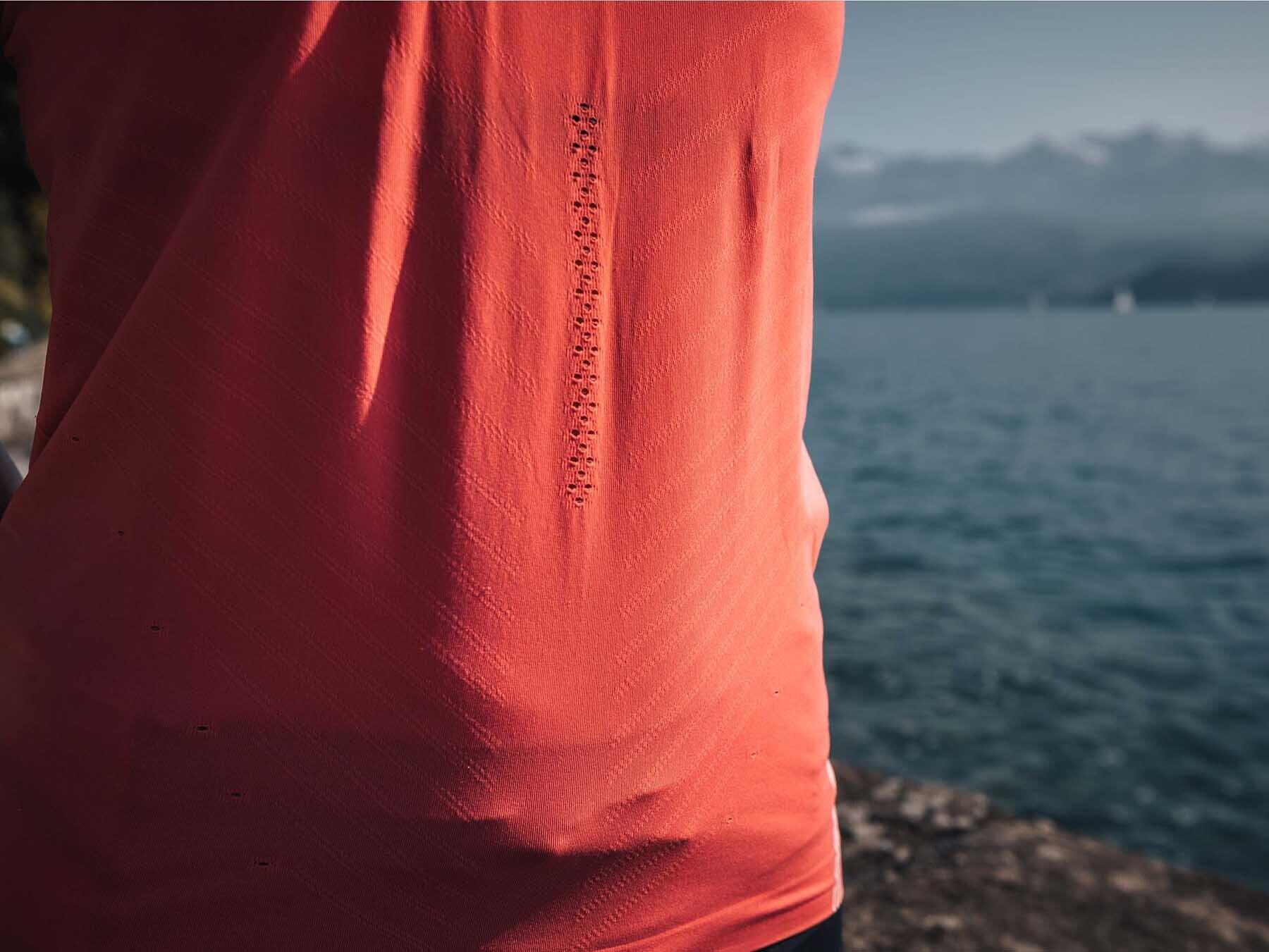 Performance Singlet Woman Compressport débardeur running rouge 7/7