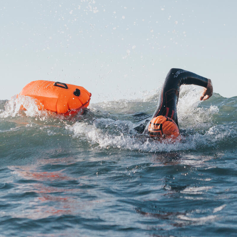 Boya Natación Buddyswim de 28 litros Aguas Abiertas y Gorro de Natación naranja