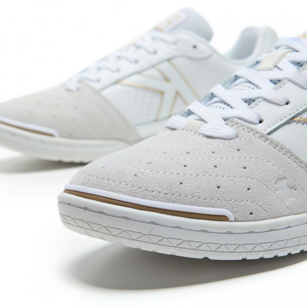 Scarpe Da Calcio Futsal Unisex Kelme Elite Bianco E Oro 4/5