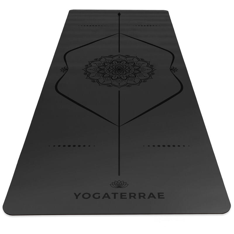 Zwarte yogamat in PU en rubber met MANDALA + LICHAAMSLIJNEN