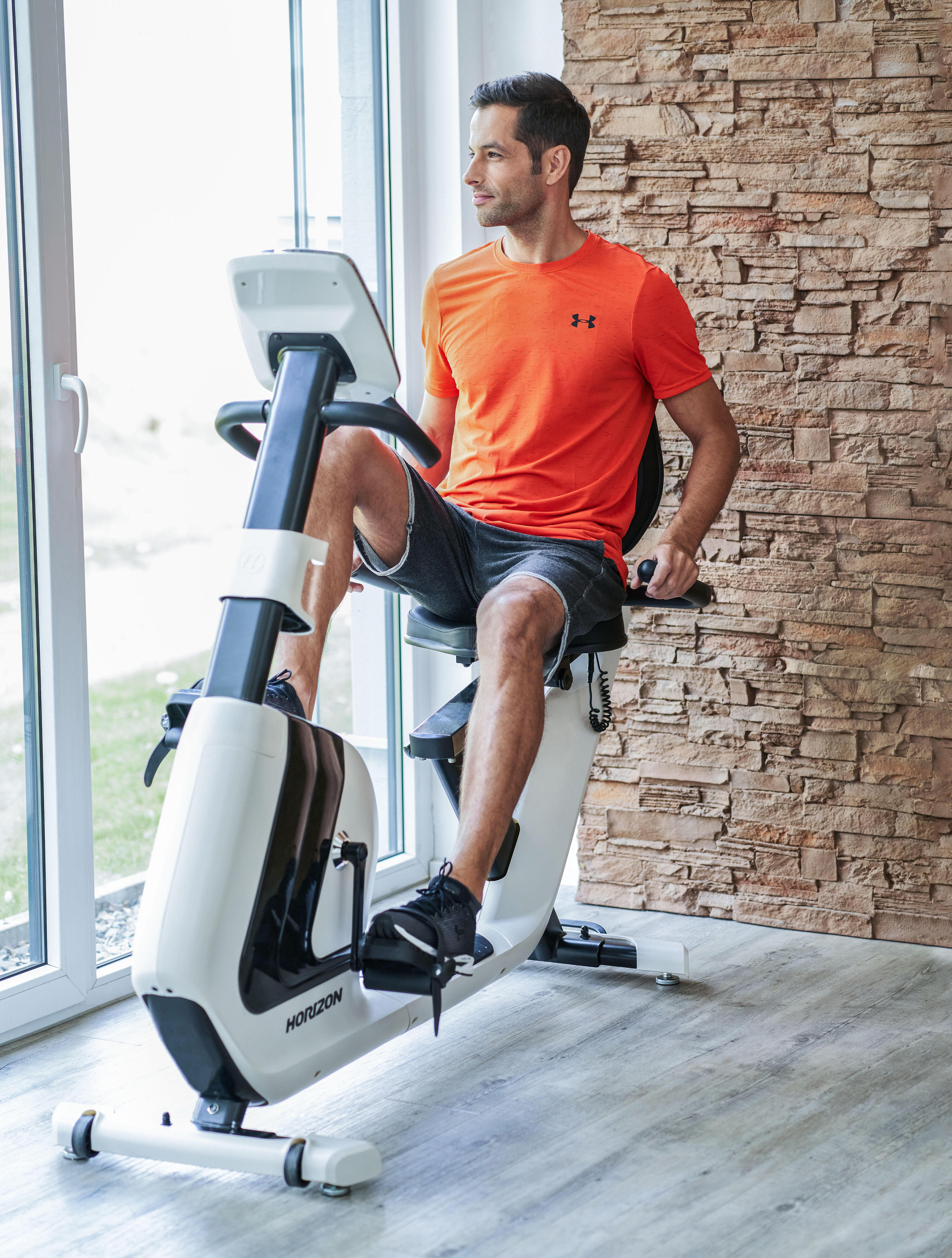 Vélo d'appartement Horizon Fitness Comfort R 8.0 2/7