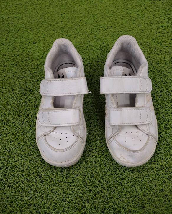 ADIDAS CALÇADO ADIDAS BRANCO 24 - SEGUNDA VIDA: SATISFATÓRIO/ACEITÁVEL