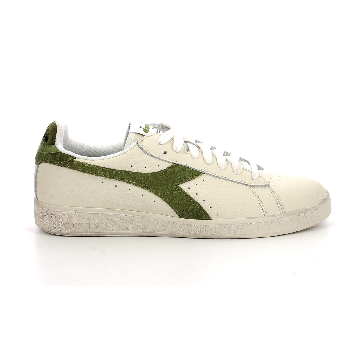 DIADORA picture