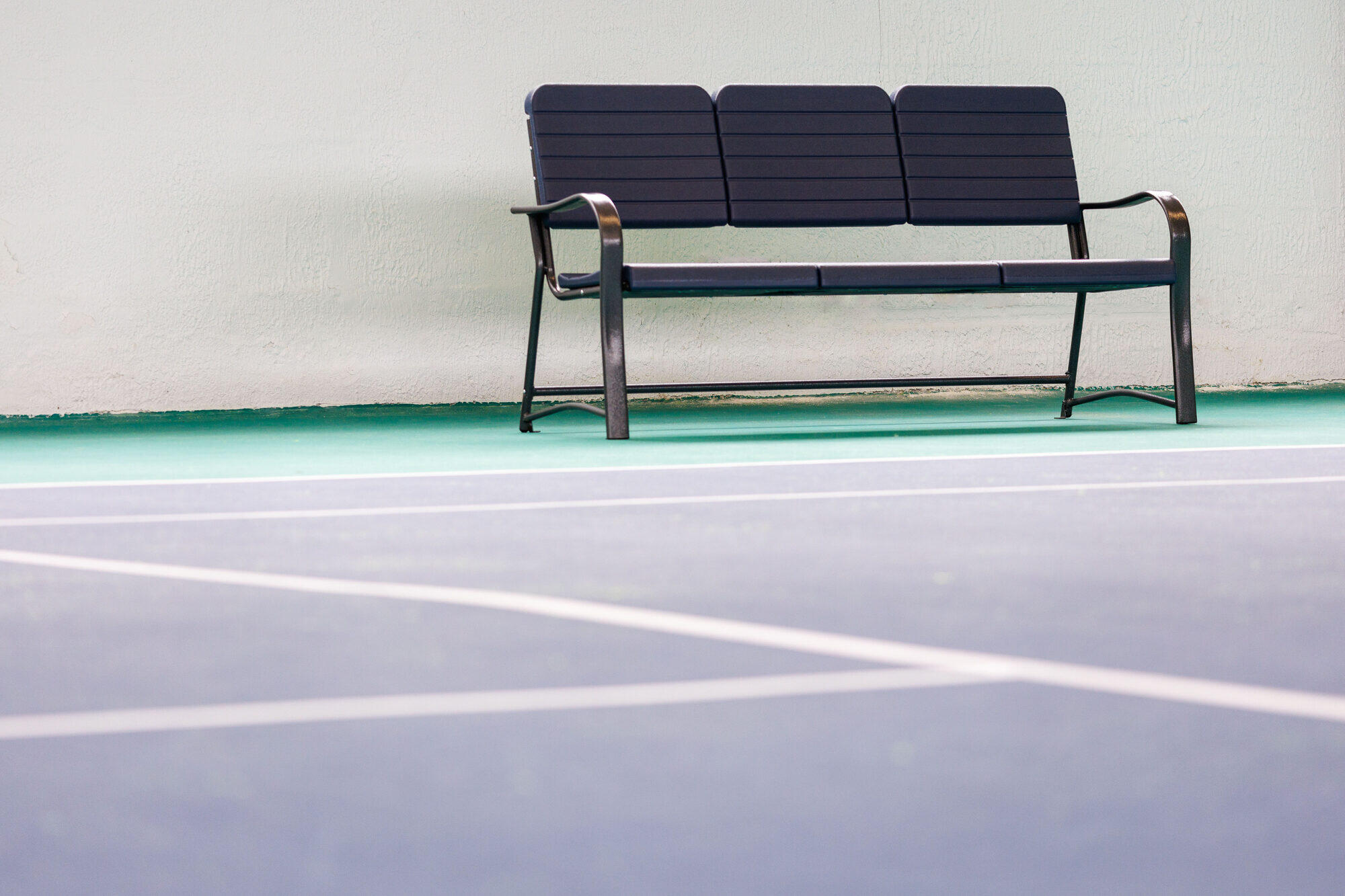 Langlebige und wetterfeste Tennisplatzbank 1,60m. 5/7