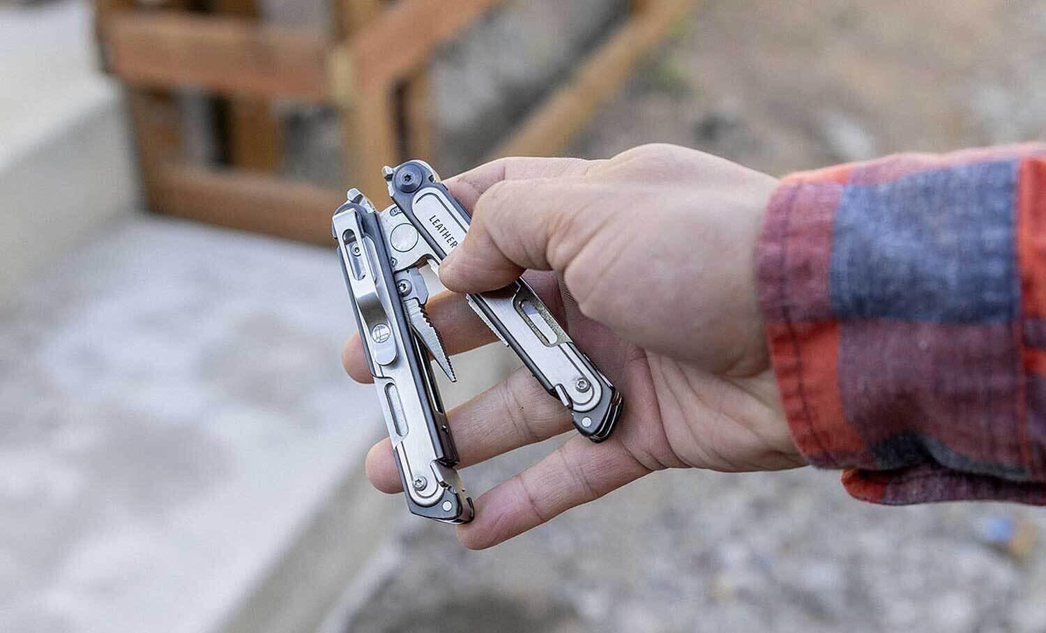 Pince Multifonctions Randonnée Camping Voile 20 Outils en 1 ARC LEATHERMAN 6/7
