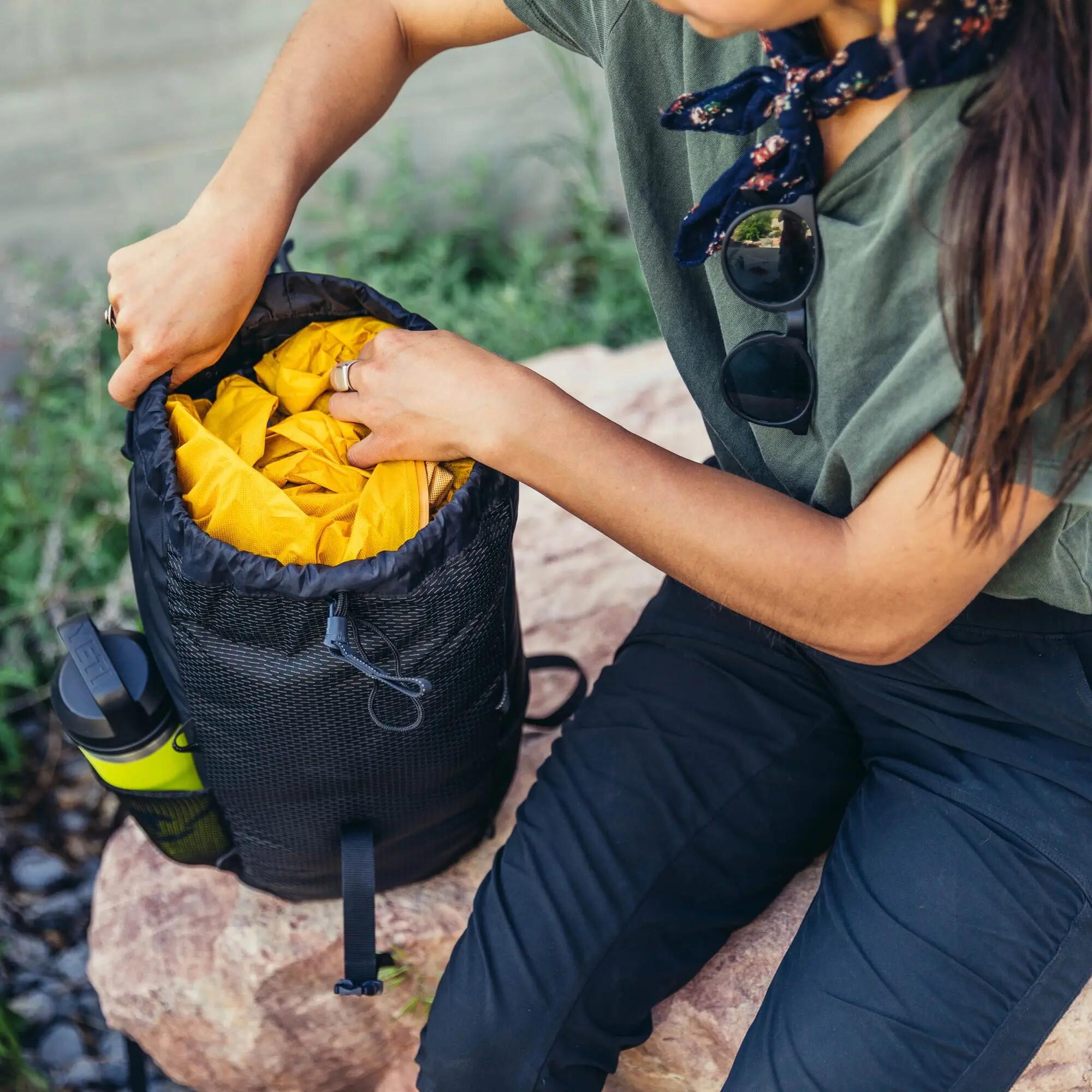 Daypack Nano 16 obsidian black 4/7