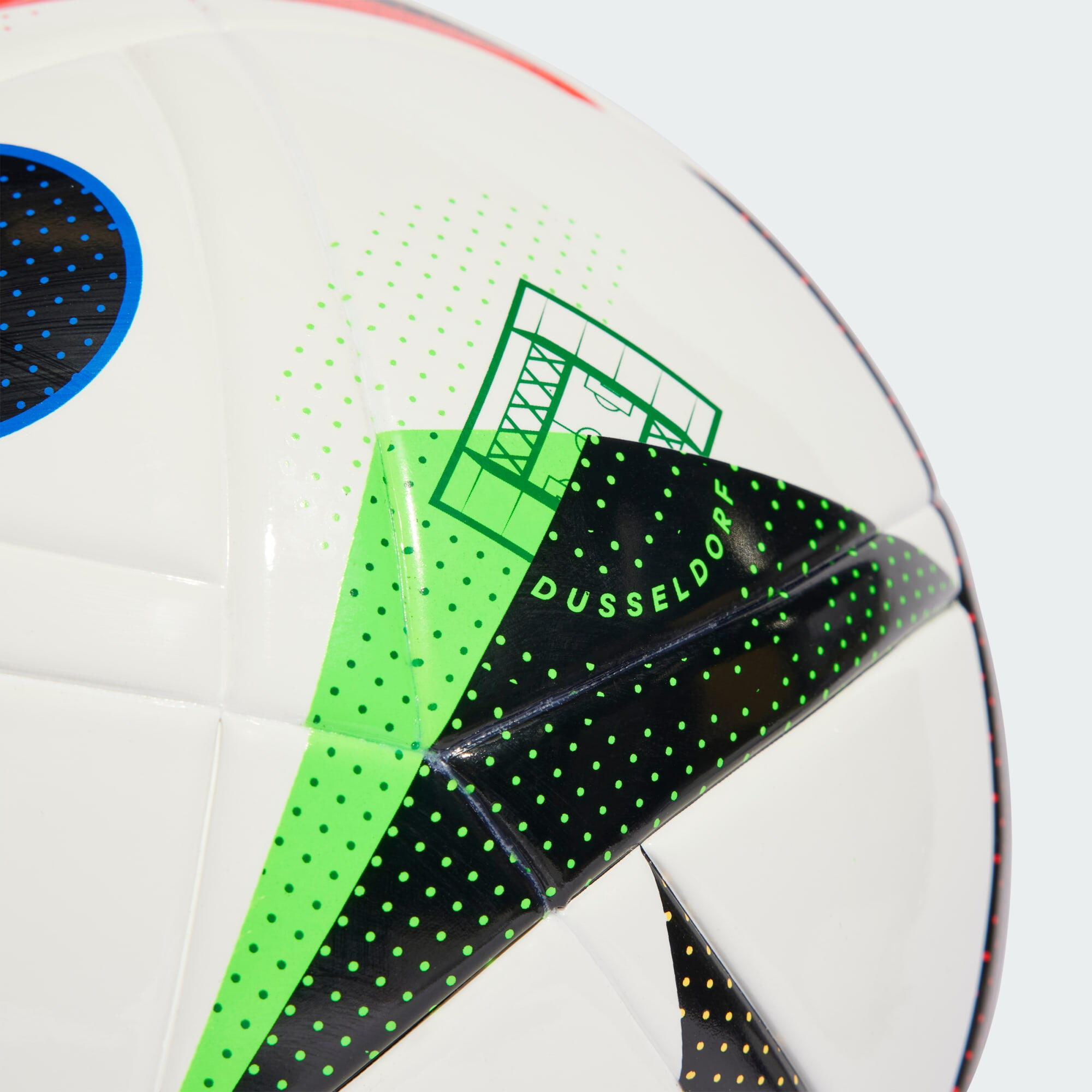 Fussballliebe League Ball Kids 4/6