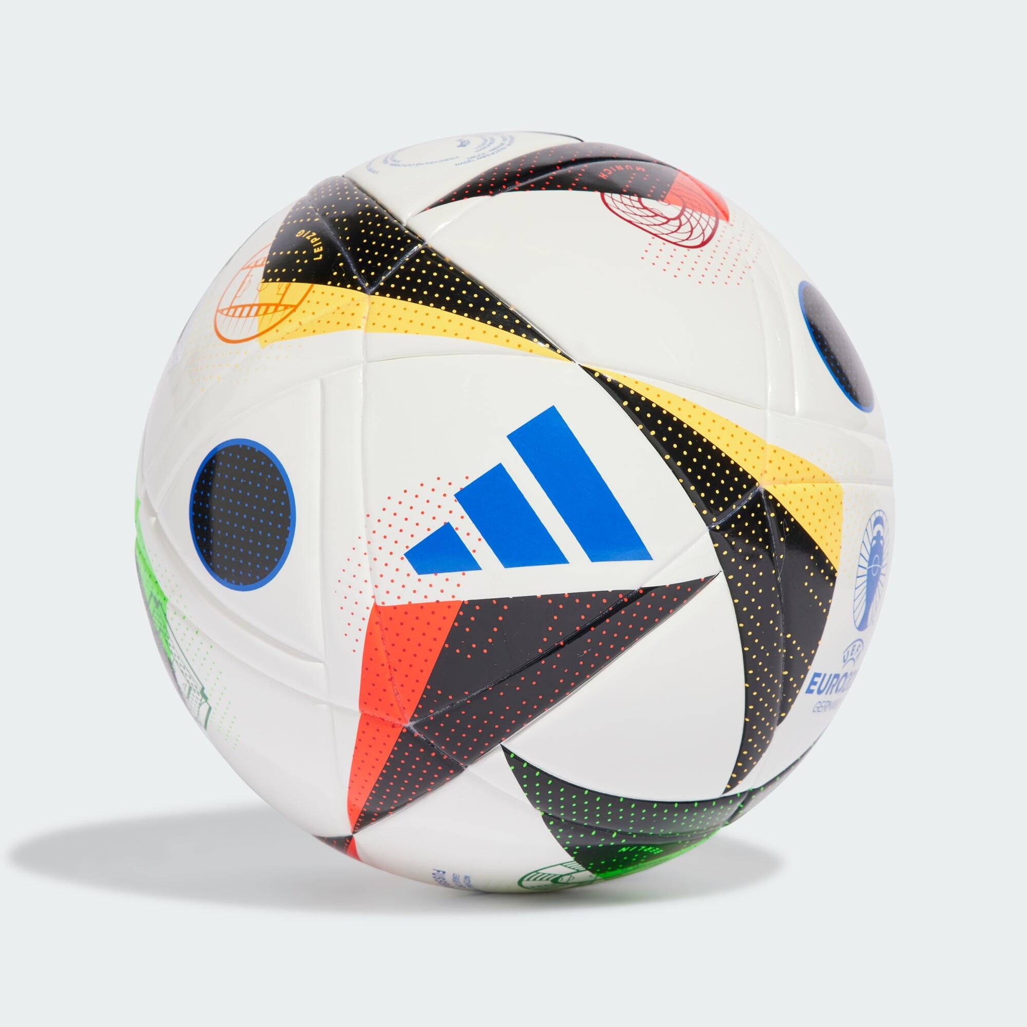 Fussballliebe League Ball Kids 2/6