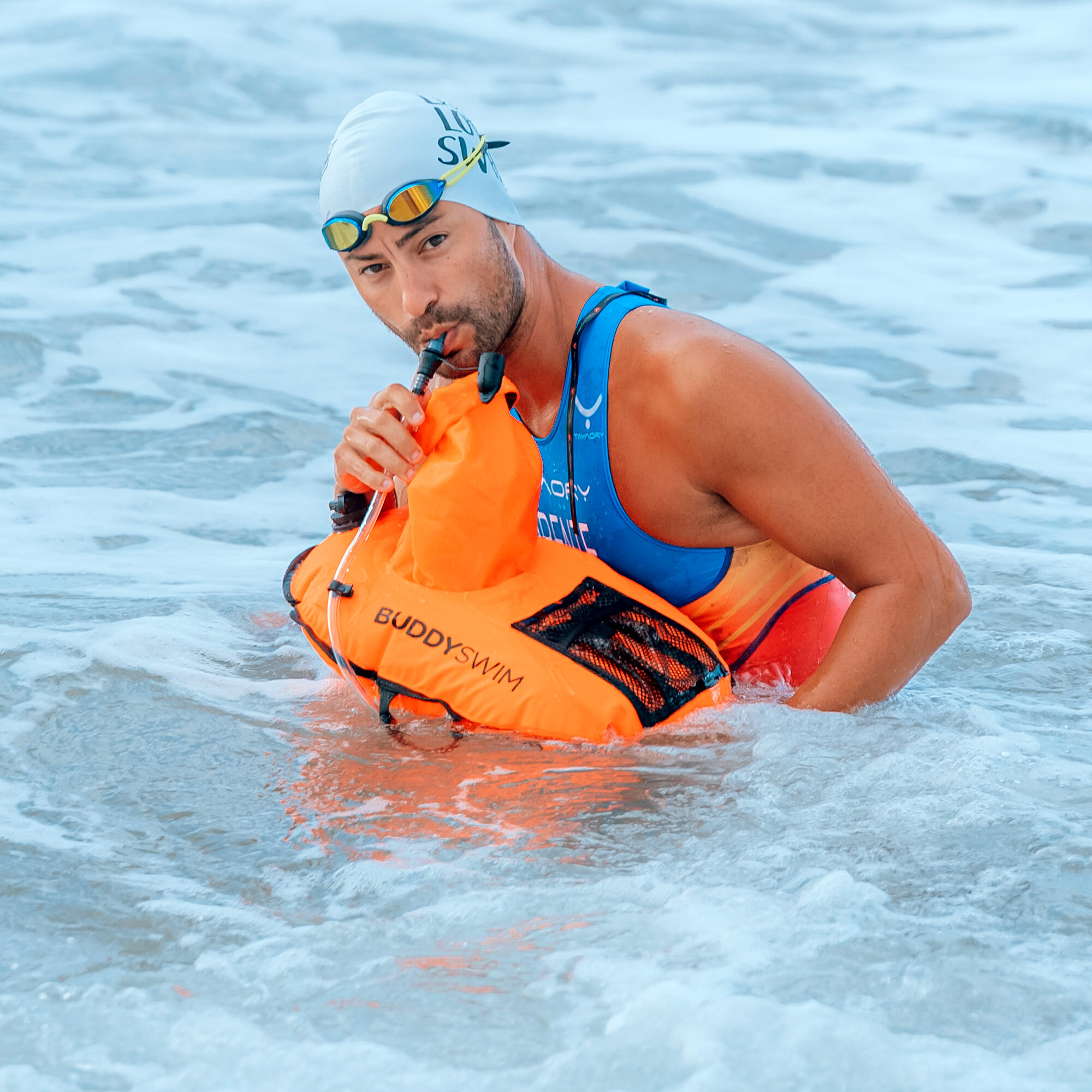 Boya Hydrastation PRO para Aguas Abiertas con estación de hidratación Buddyswim 5/5