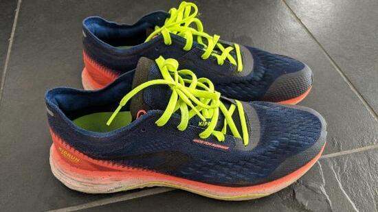Entre Particuliers - Chaussure de course Kalenji kiprun KDlight bleu-rose 45