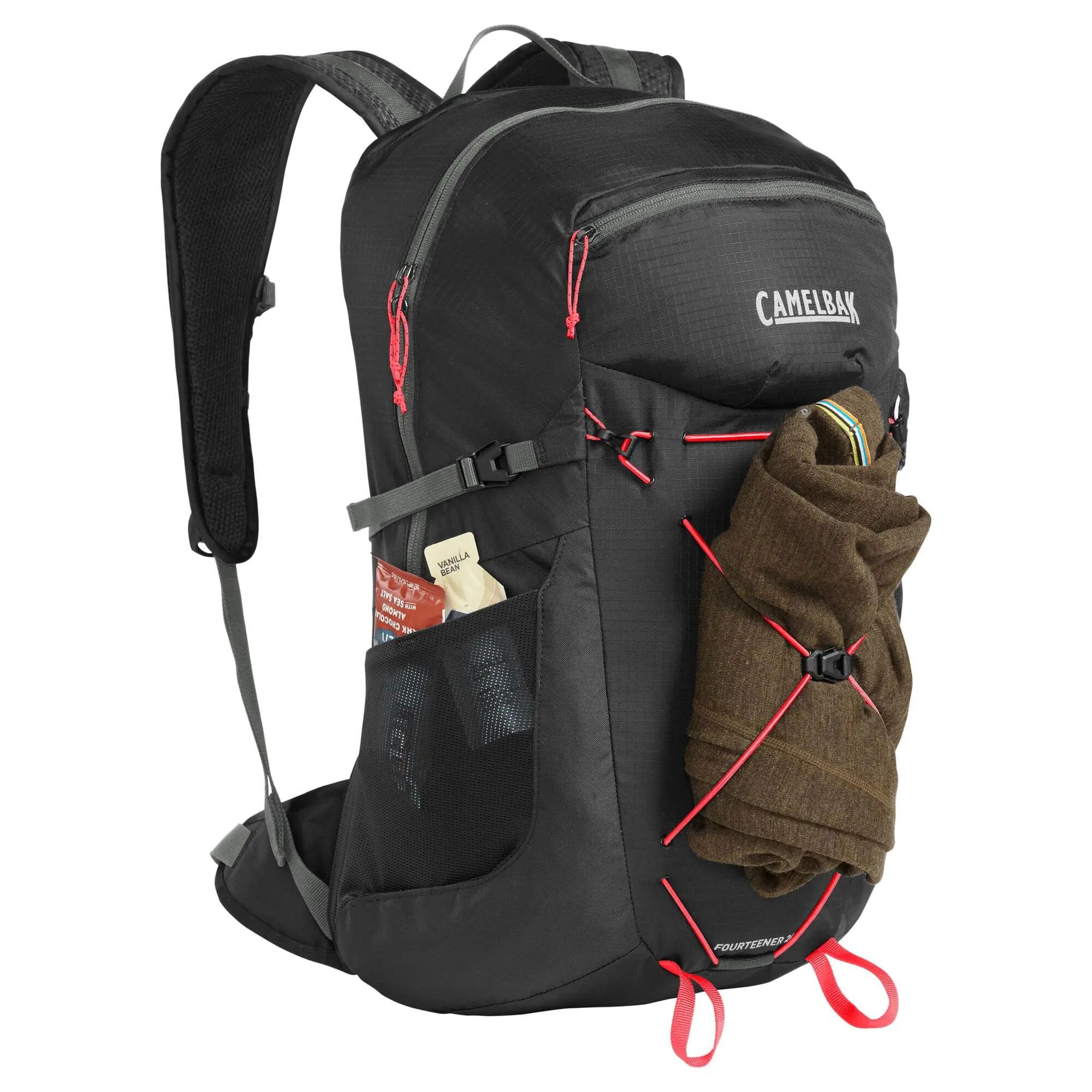 Rucsac Camelbak Women's Fourteener™ ® - Black/Fiery Coral 3/7