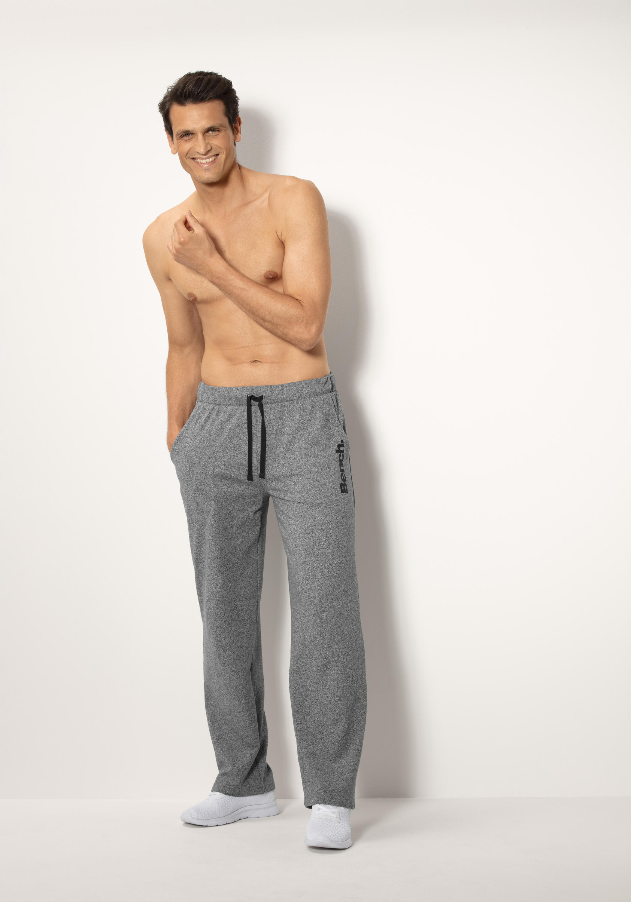 BENCH Herren Bench. Relaxhose, mit Bench.-Logodruck -Sweathose