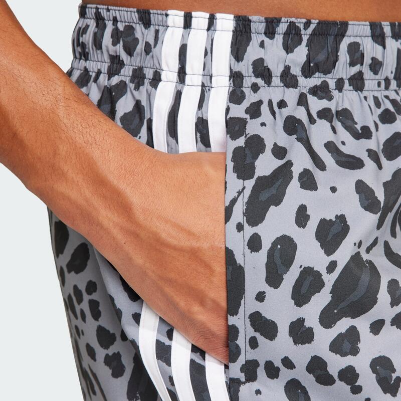 Essentials 3-Streifen Animal-Print CLX Badeshorts