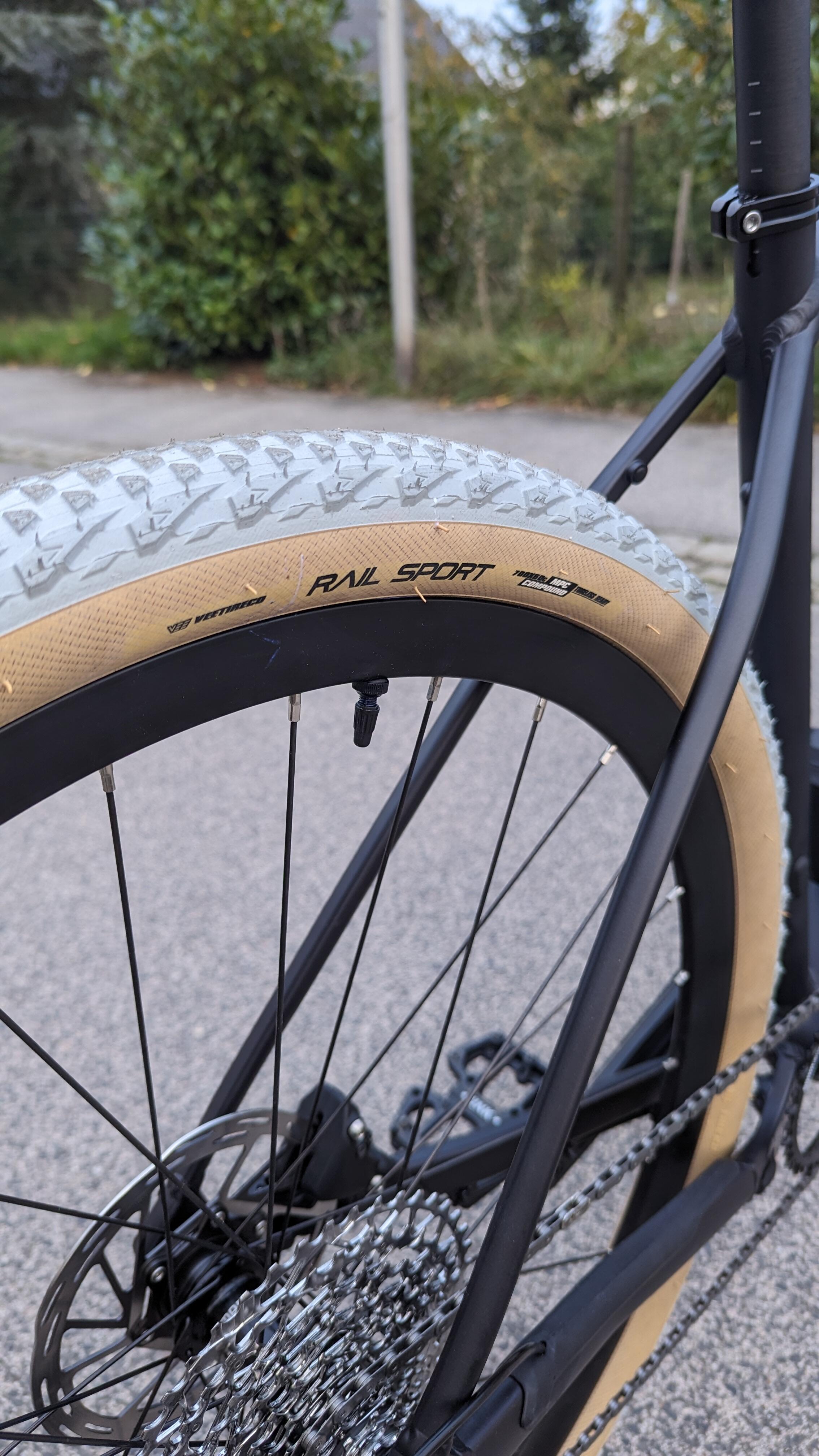 VEE Tire Co Gravelreifen RAIL SPORT 700 x 50c MPC Skinwall - Faltreifen 3/3