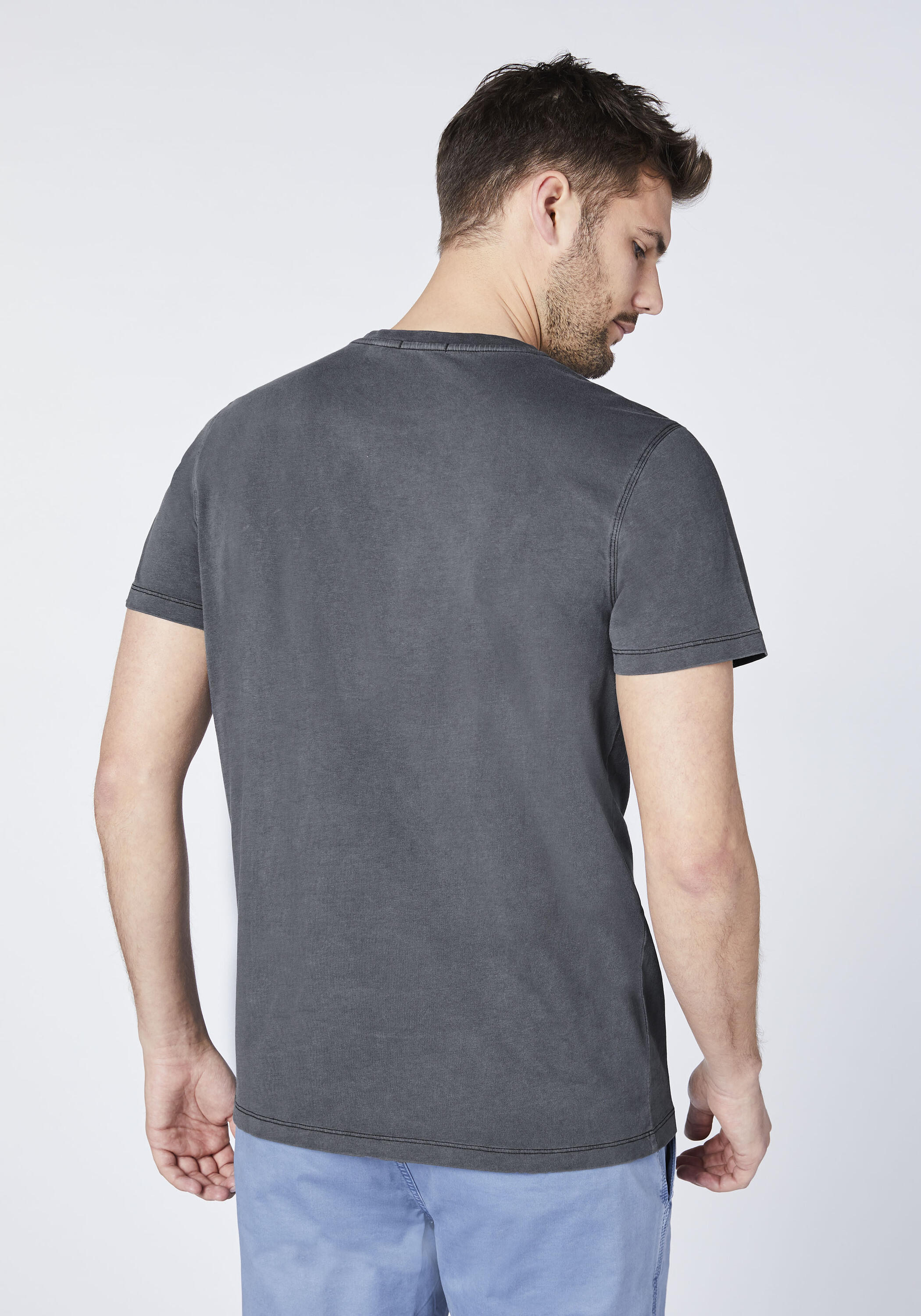 T-Shirt mit dezentem Jumper-Motiv 4/7
