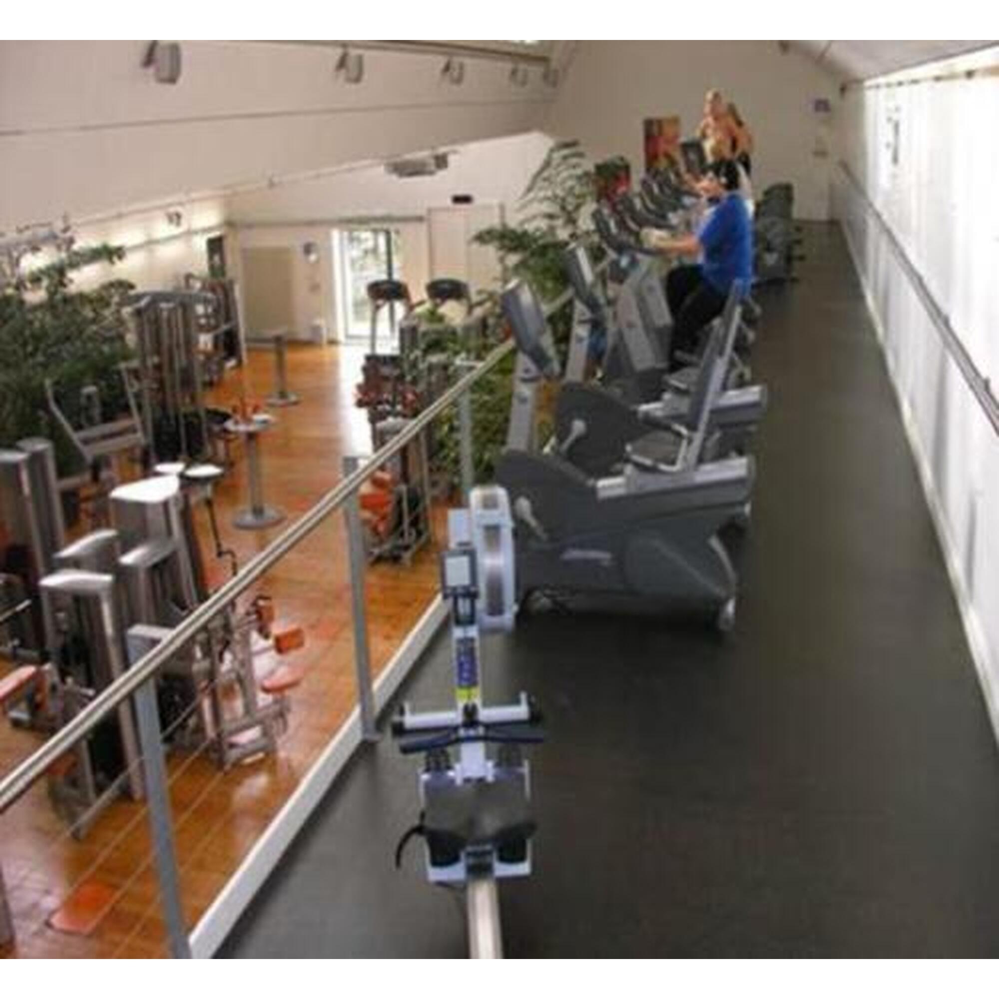 Pardoseală sportivă - Rolă de 12,5 m² - Grosime 6 mm - Negru / Roșu