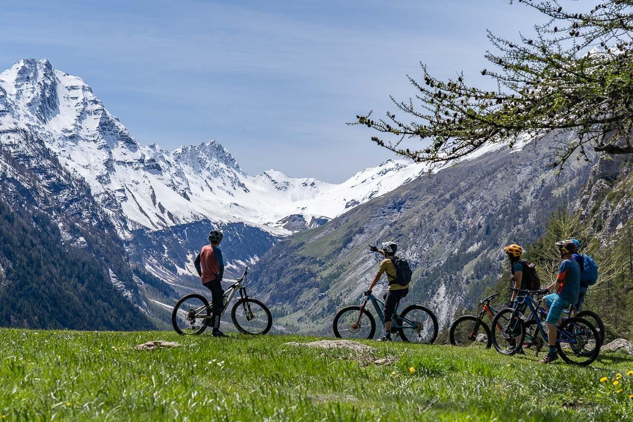 DECATHLON TRAVEL picture