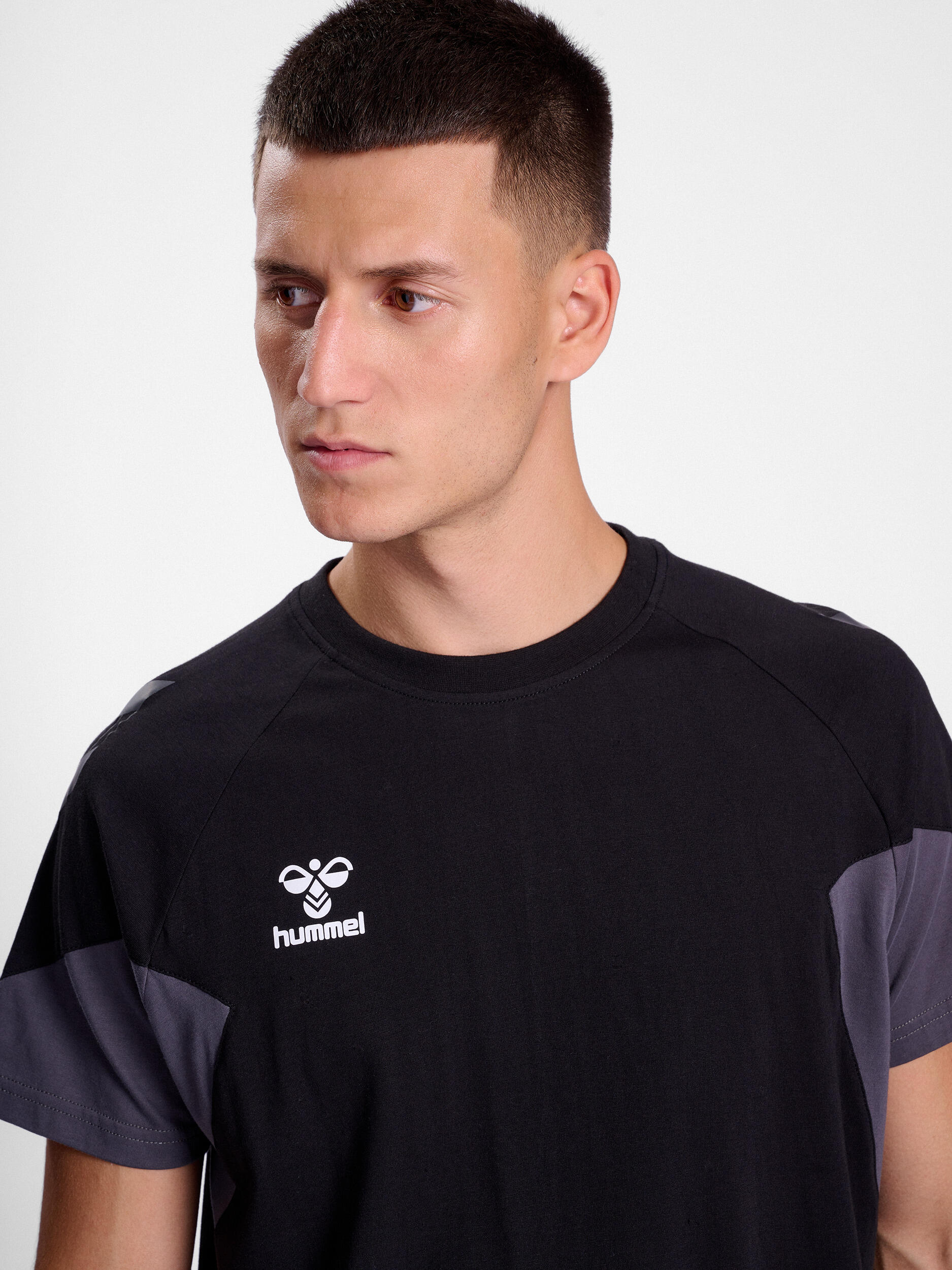 Enfiler T-Shirt Hmltravel Multisport Homme HUMMEL 2/6