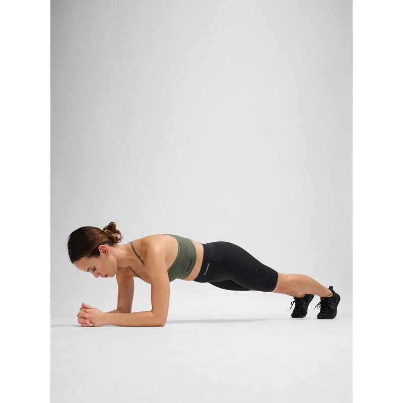 Enfiler Short Hmlclea Entraînement Femme HUMMEL