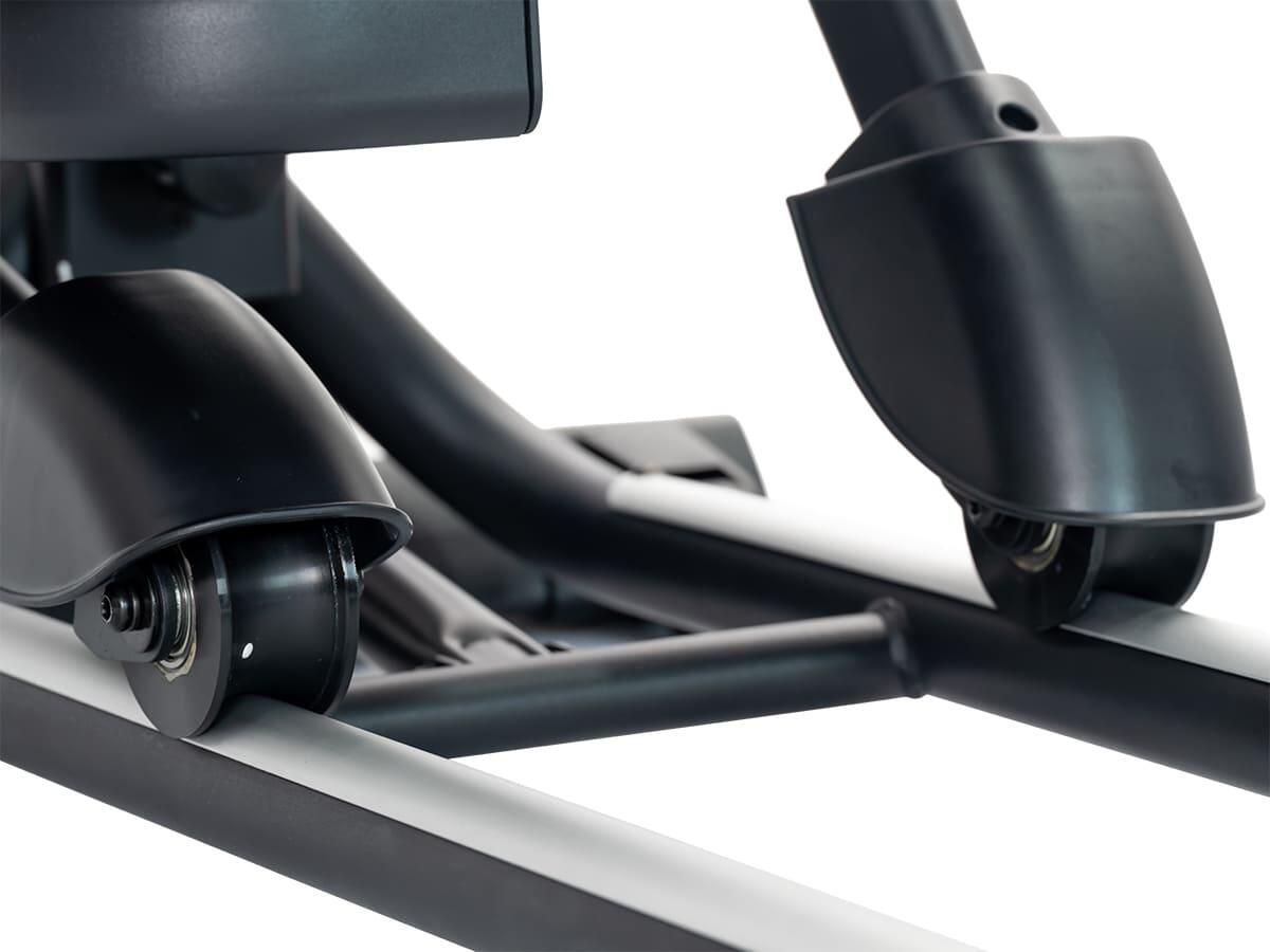 Eliptický trenažér Carbon P23 s 23 programy pro zátěž 6/7
