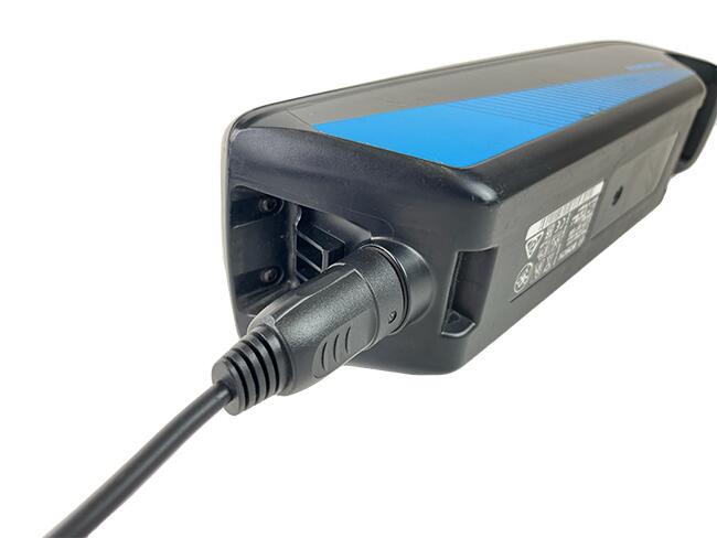Chargeur 36V 4A pour batterie Bosch 6/7
