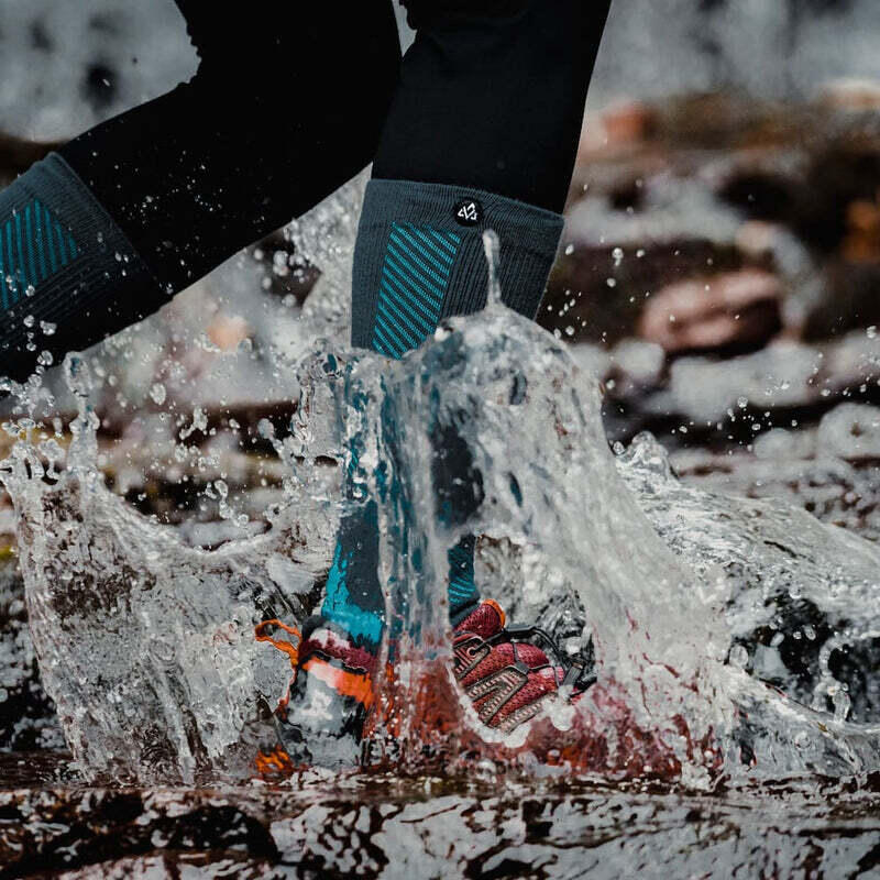 Calcetines altos impermeables TREK-LIGHT Gris de lana Merino