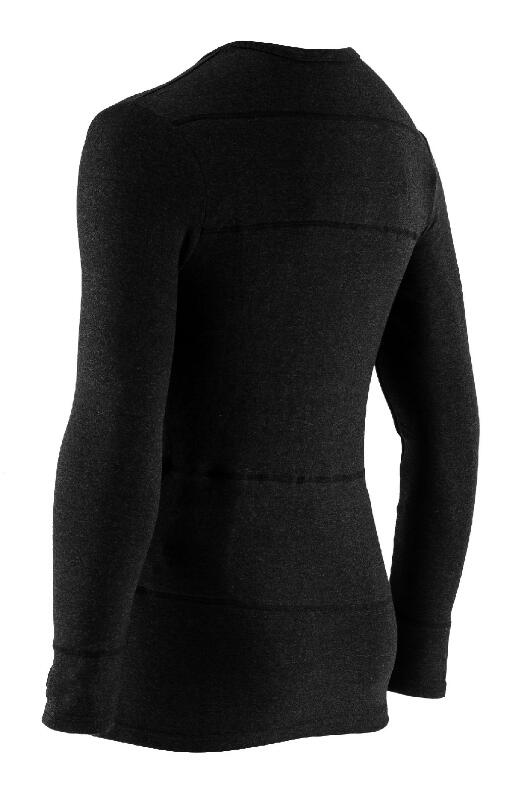 Das beheizbare Shirt verfügt über sechs große Heizbereiche. Zwei Heizbereiche zw 3/4