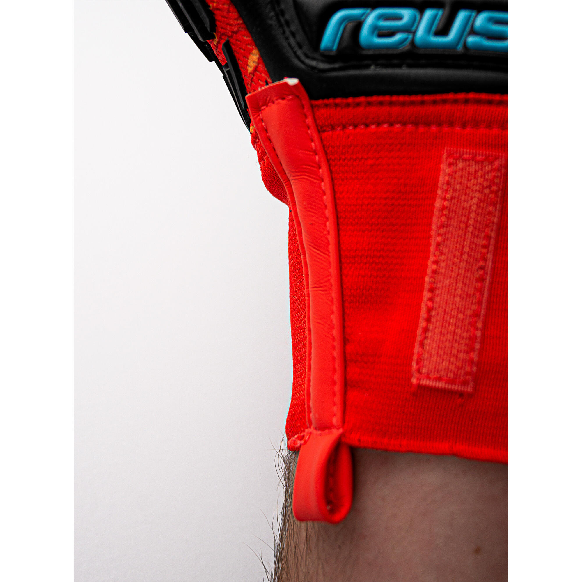 Rękawice bramkarskie Reusch Attrakt Freegel Gold Evolution Cut 6/7