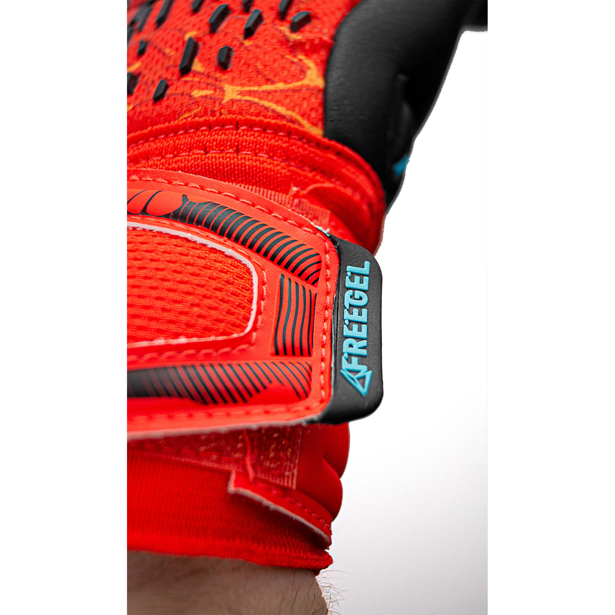 Rękawice bramkarskie Reusch Attrakt Freegel Gold Evolution Cut 5/7