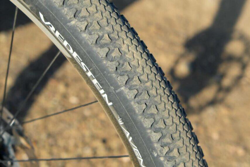 Opona Szutrowa Opona Bezdętkowa Aventura Tubeless 700 X 38C Czarna thumbnail